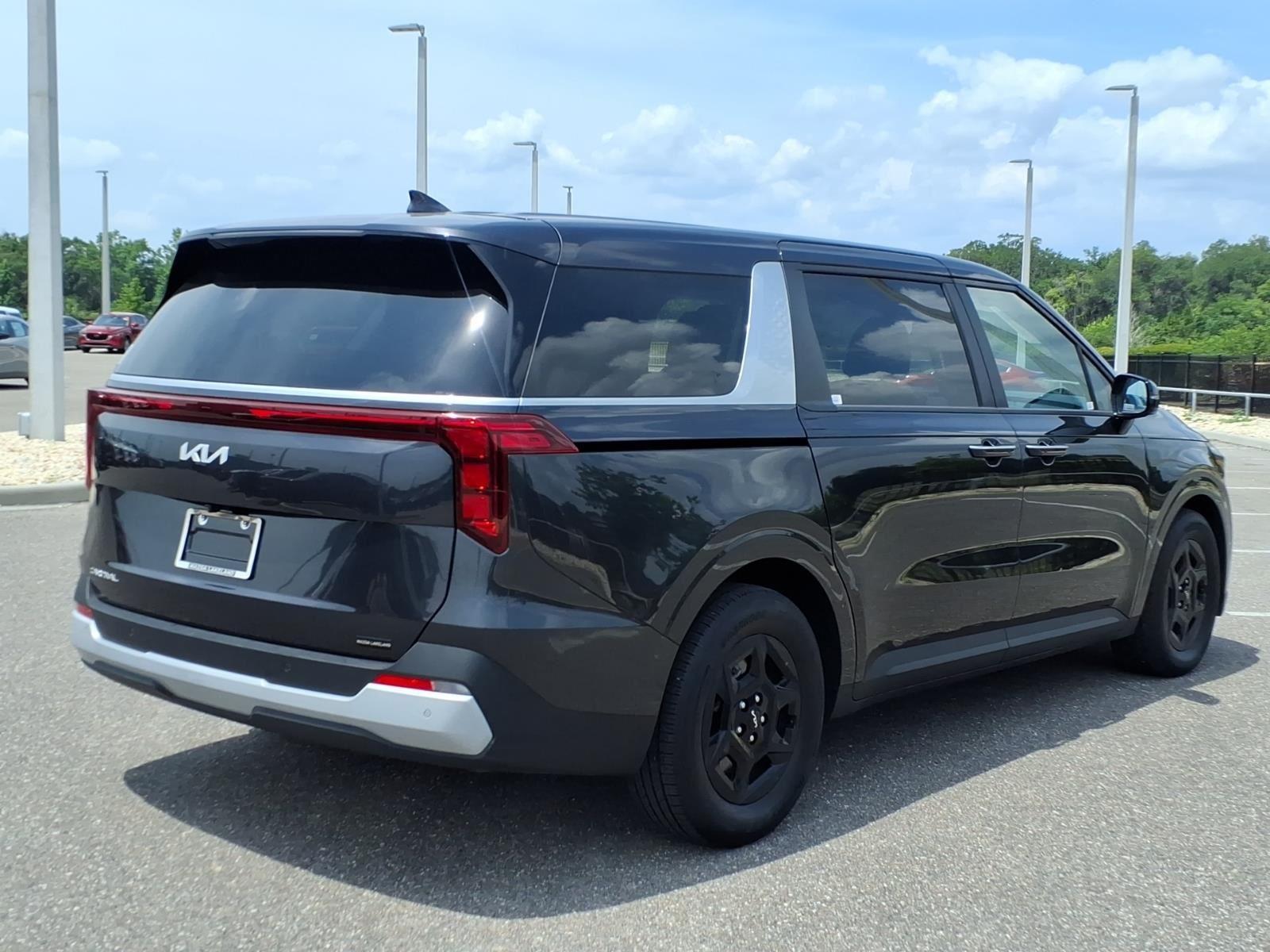 2025 Kia Carnival LXS