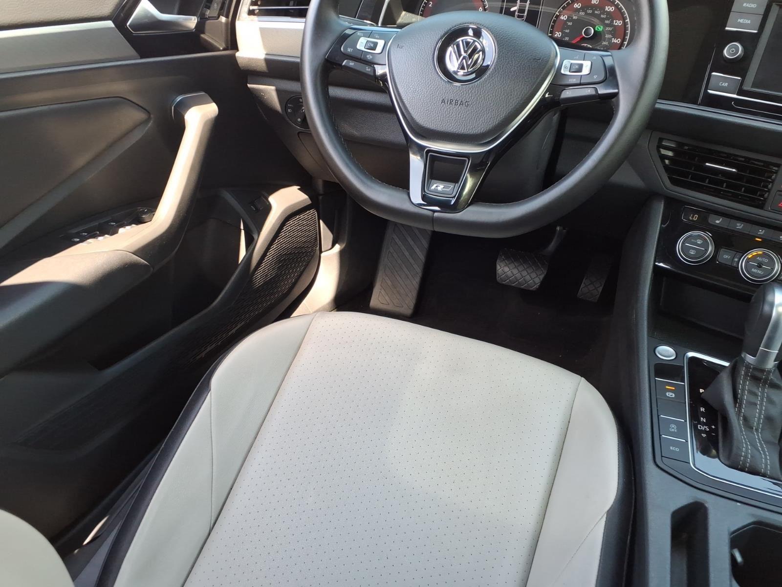 2019 Volkswagen Jetta R-Line