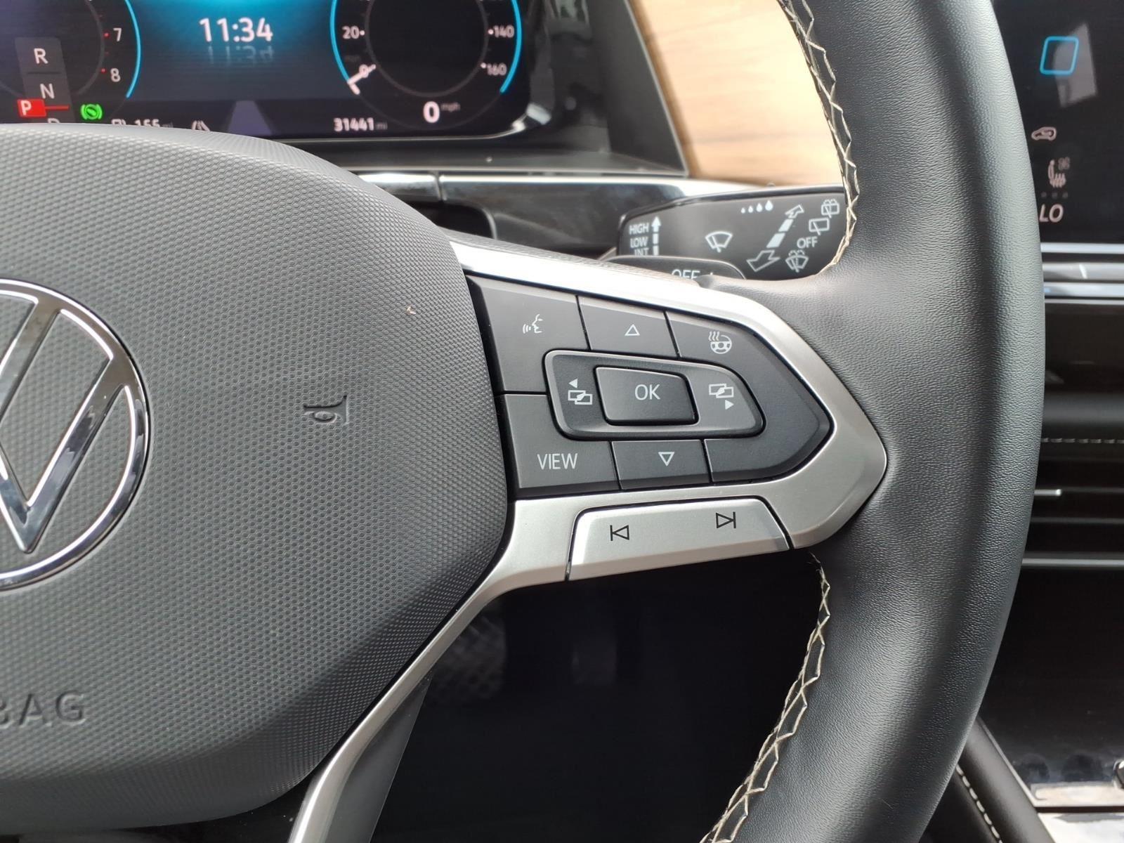 2025 Volkswagen Atlas 2.0T SE w/Technology
