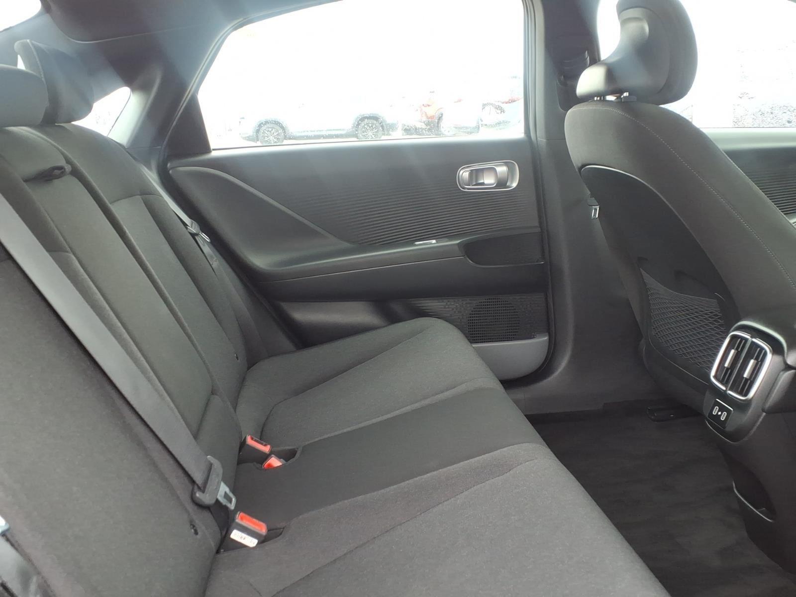 2024 Hyundai IONIQ 6 SE