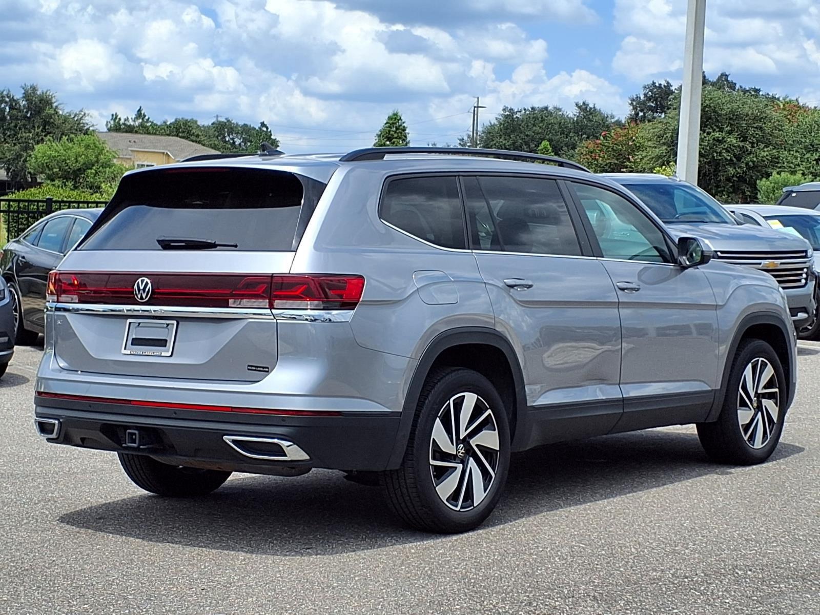 2025 Volkswagen Atlas 2.0T SE w/Technology