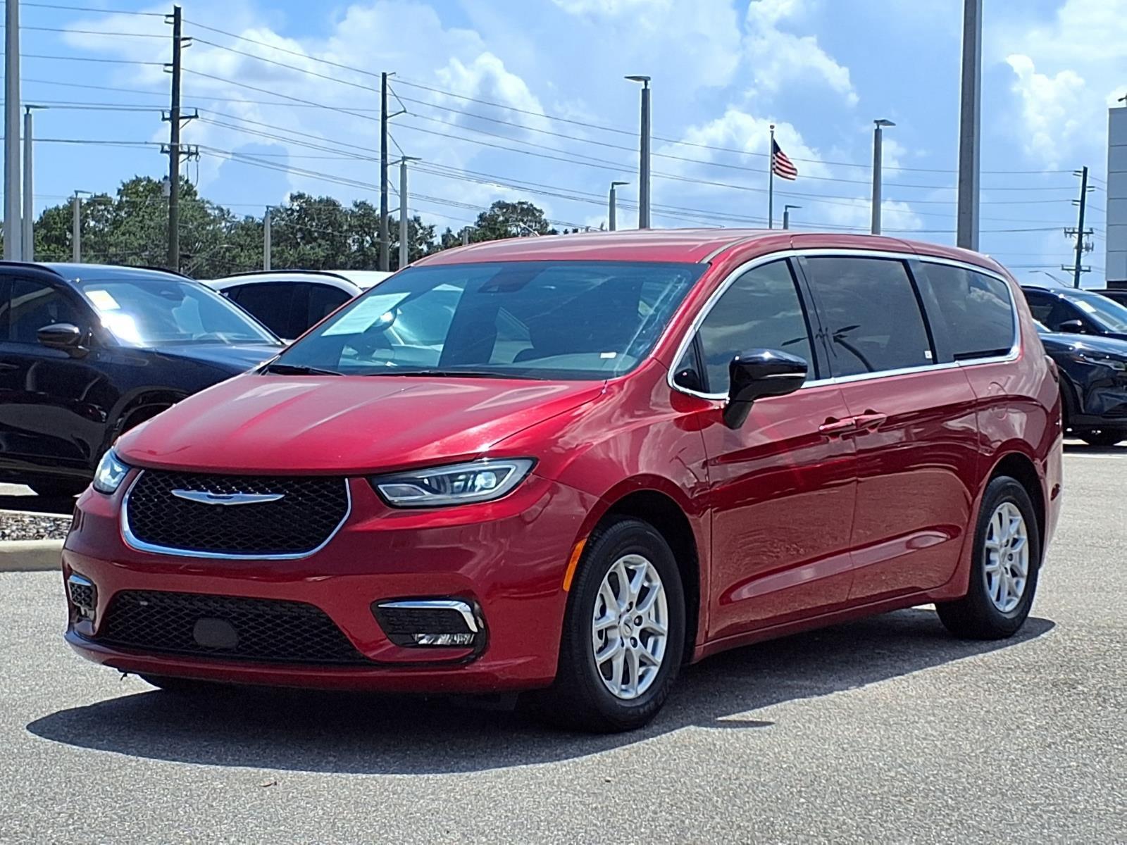 2025 Chrysler Pacifica Select