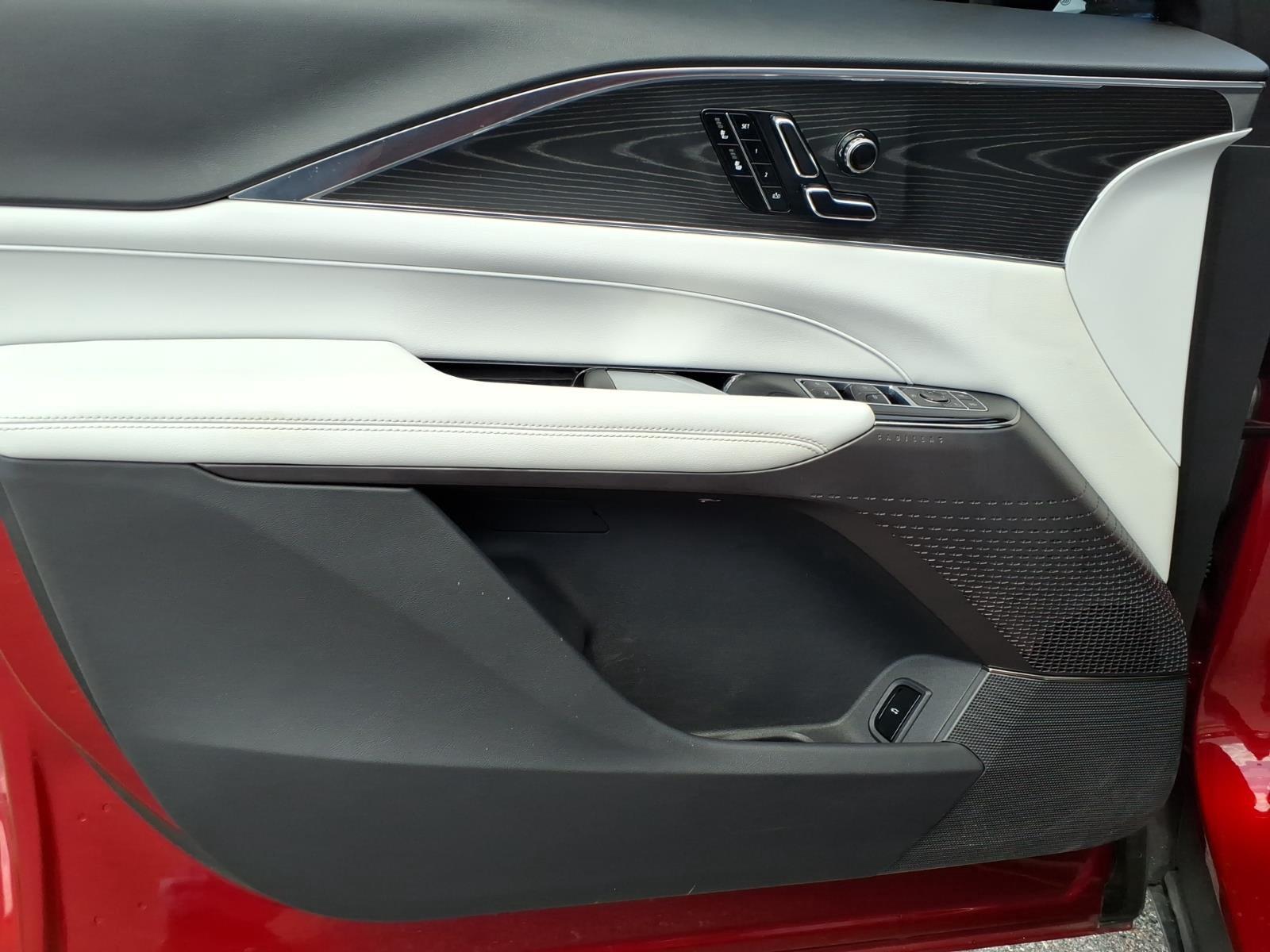 2024 Cadillac LYRIQ Sport