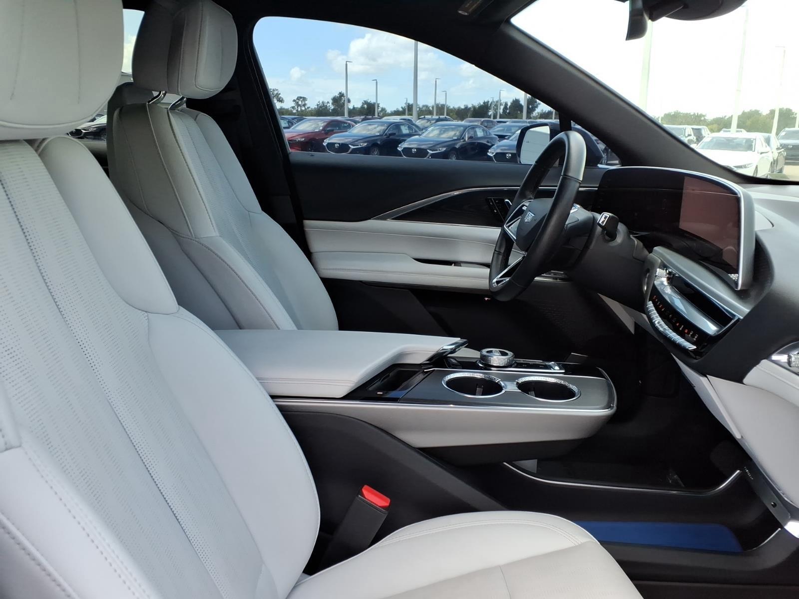 2024 Cadillac LYRIQ Sport