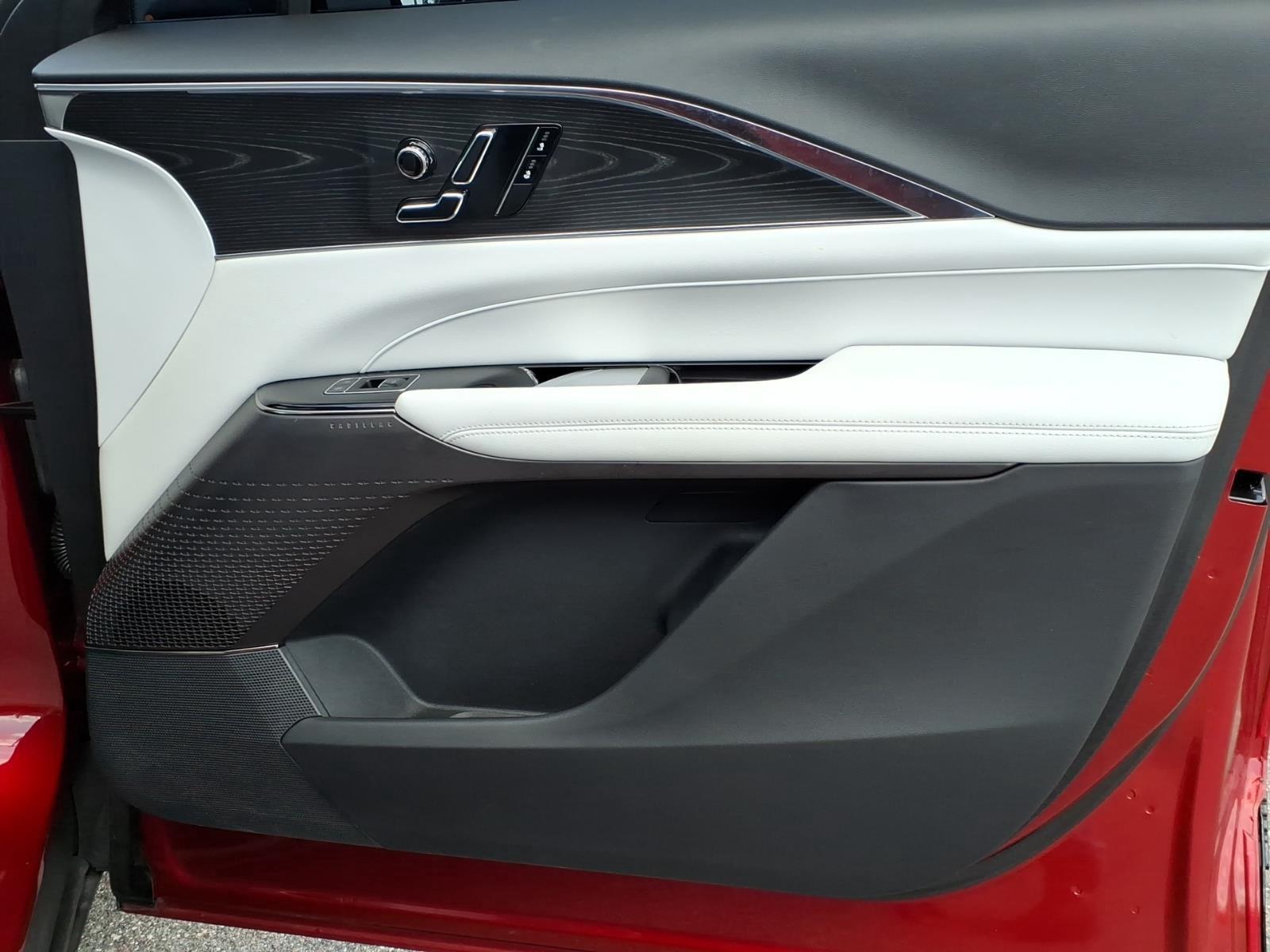 2024 Cadillac LYRIQ Sport