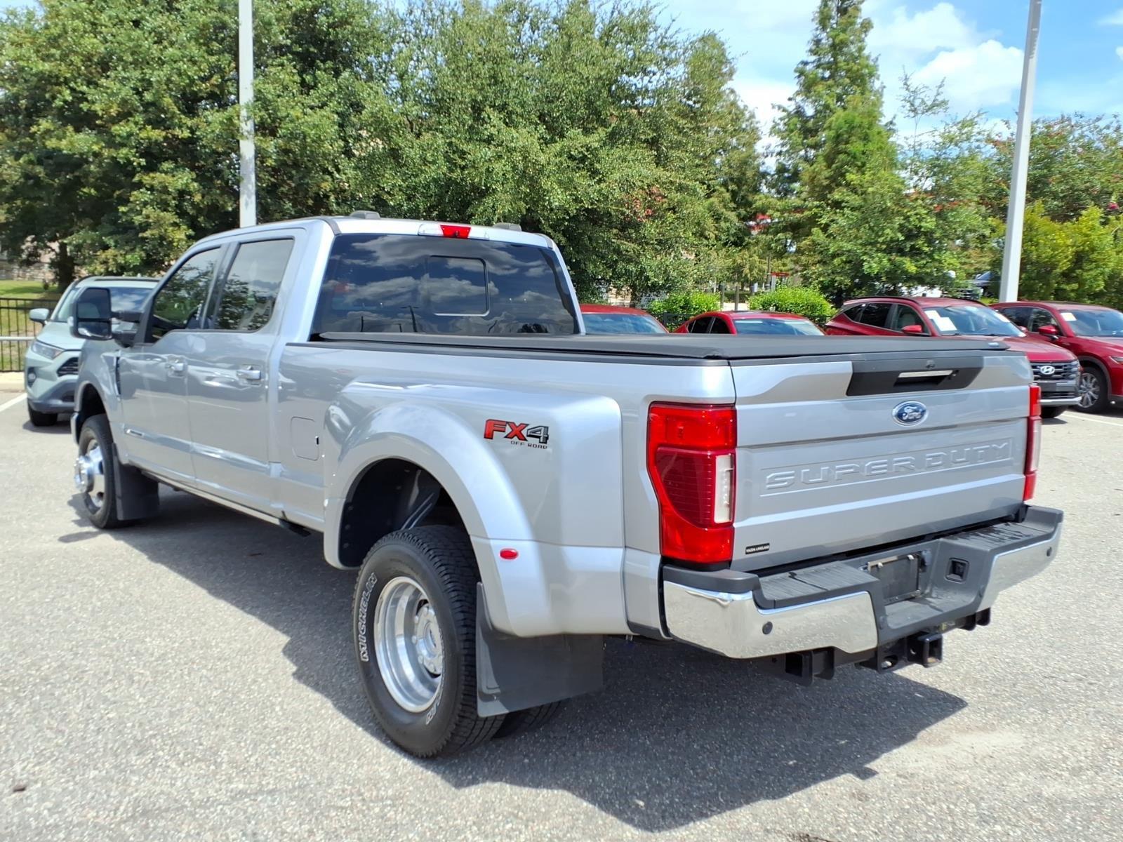 2022 Ford Super Duty F-350 DRW LARIAT