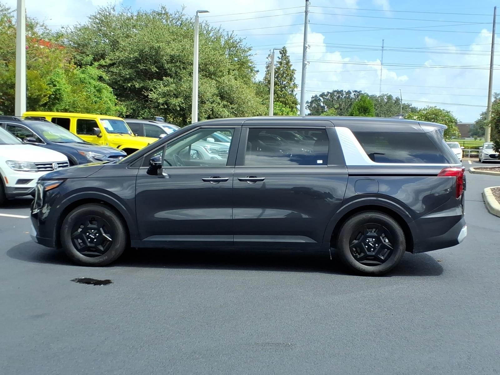 2025 Kia Carnival LXS