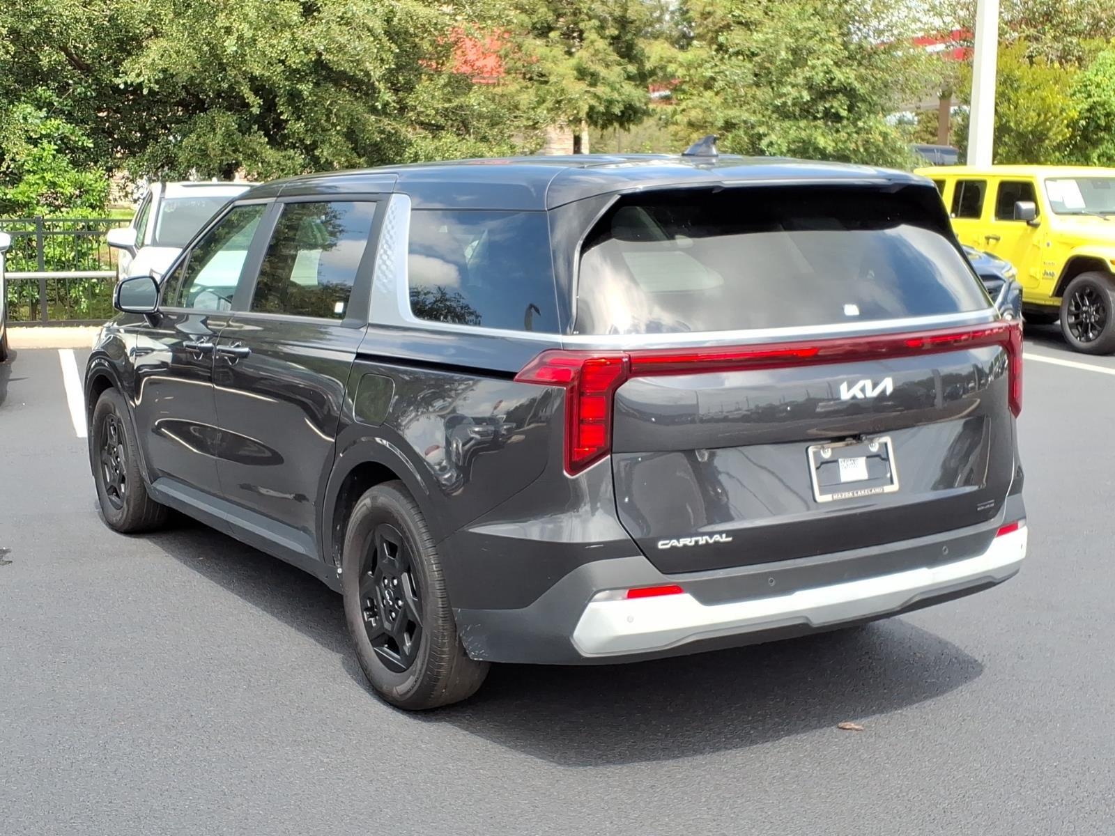 2025 Kia Carnival LXS