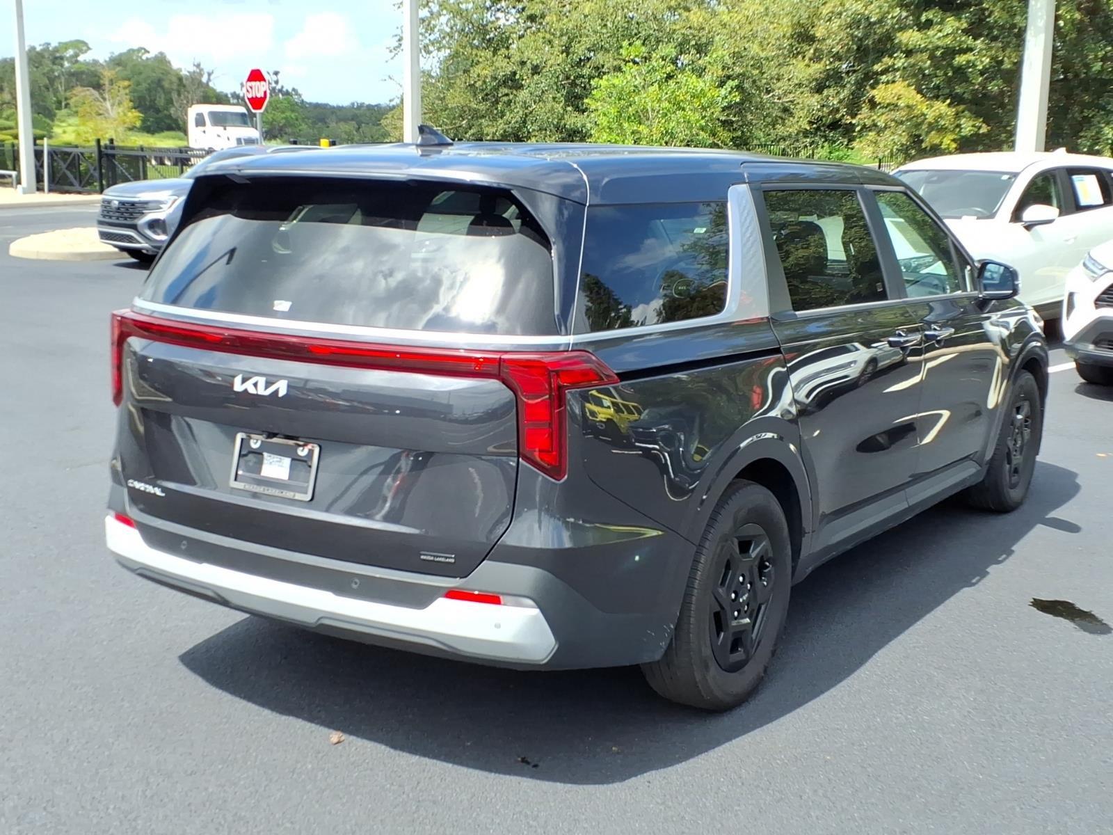 2025 Kia Carnival LXS