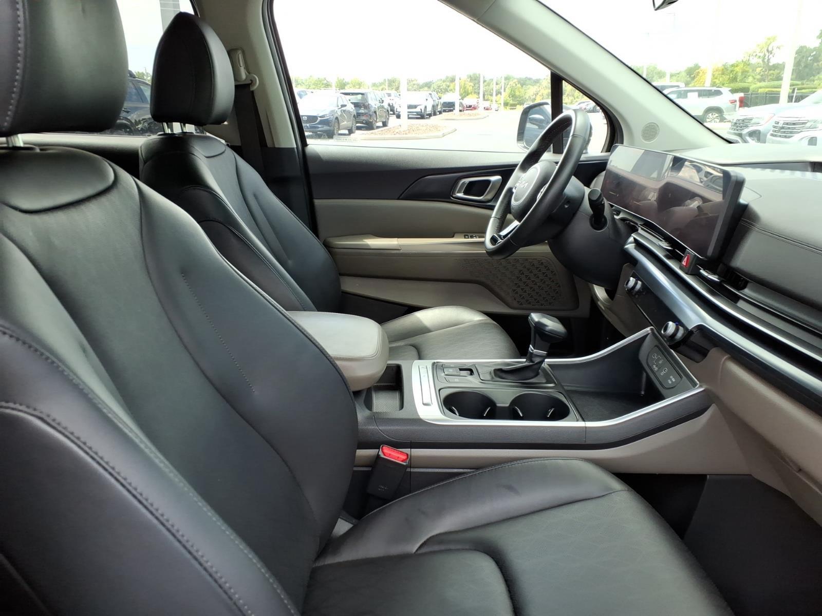 2025 Kia Carnival LXS