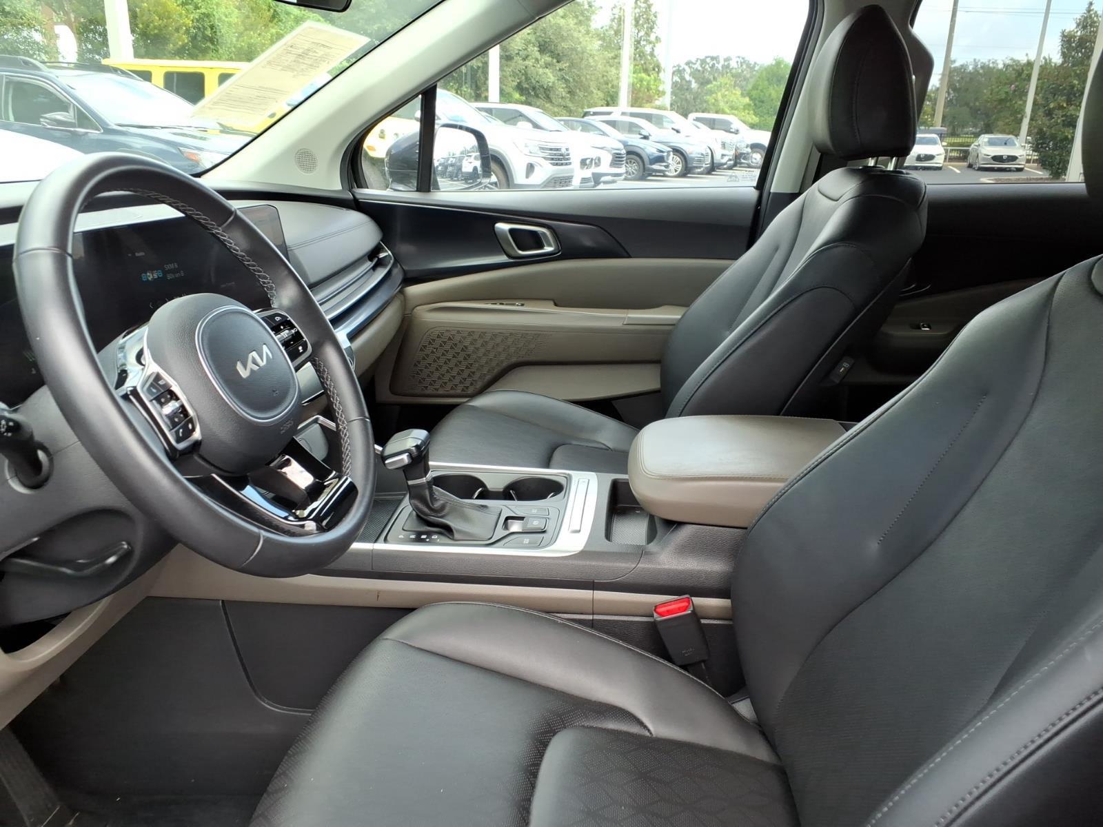 2025 Kia Carnival LXS