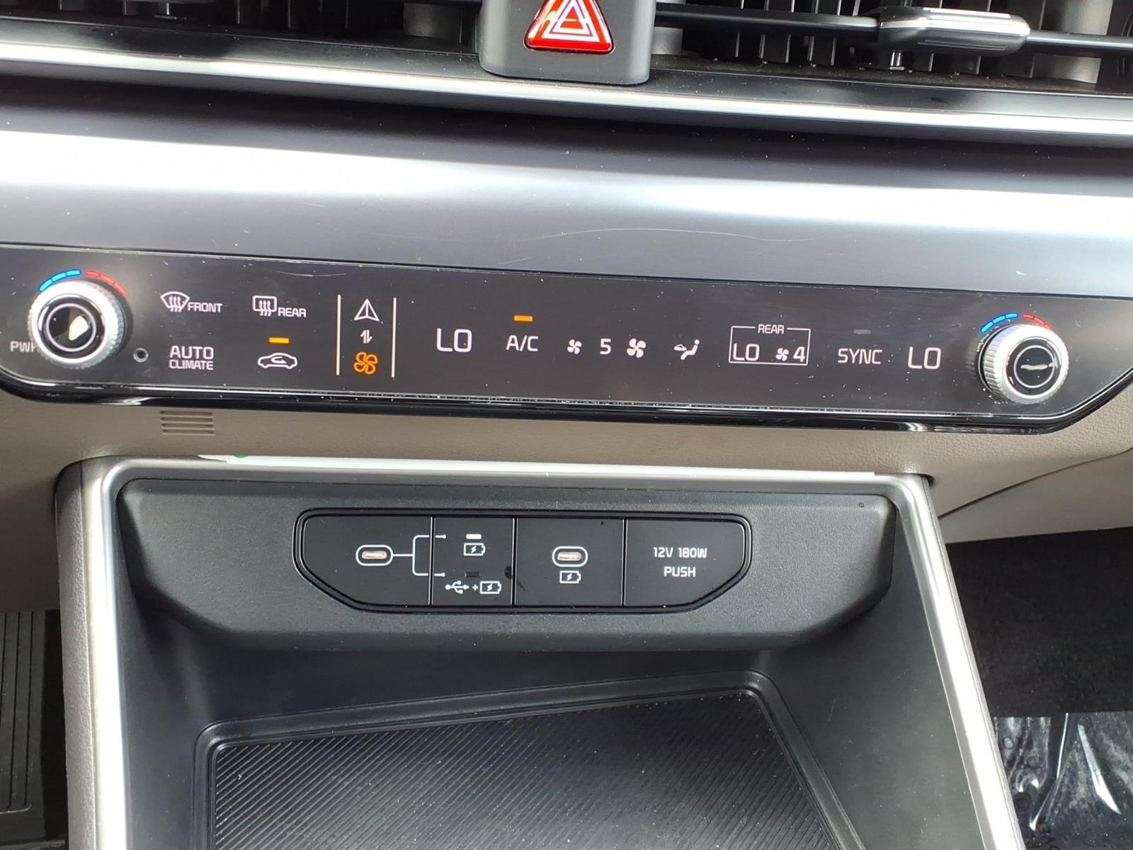 2025 Kia Carnival LXS