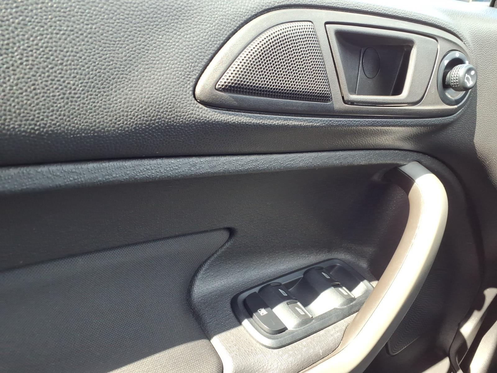 2012 Ford Fiesta SE