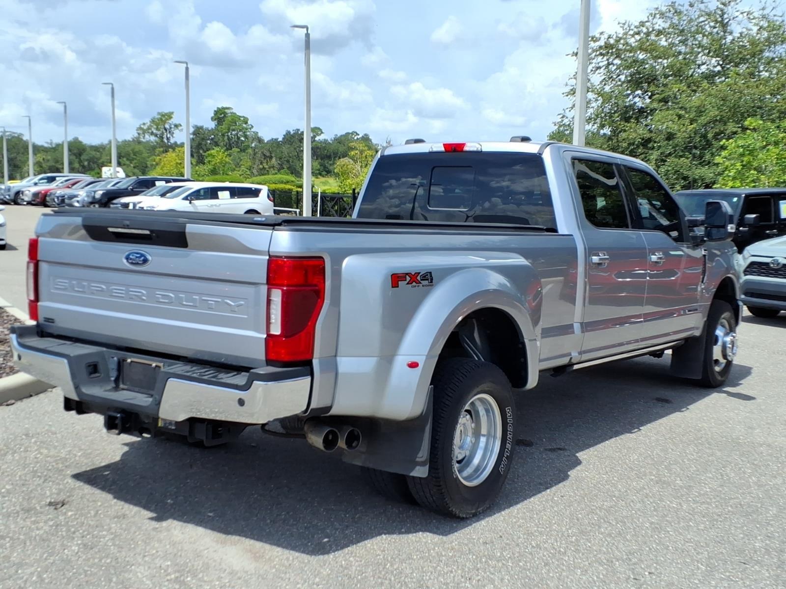 2022 Ford Super Duty F-350 DRW LARIAT