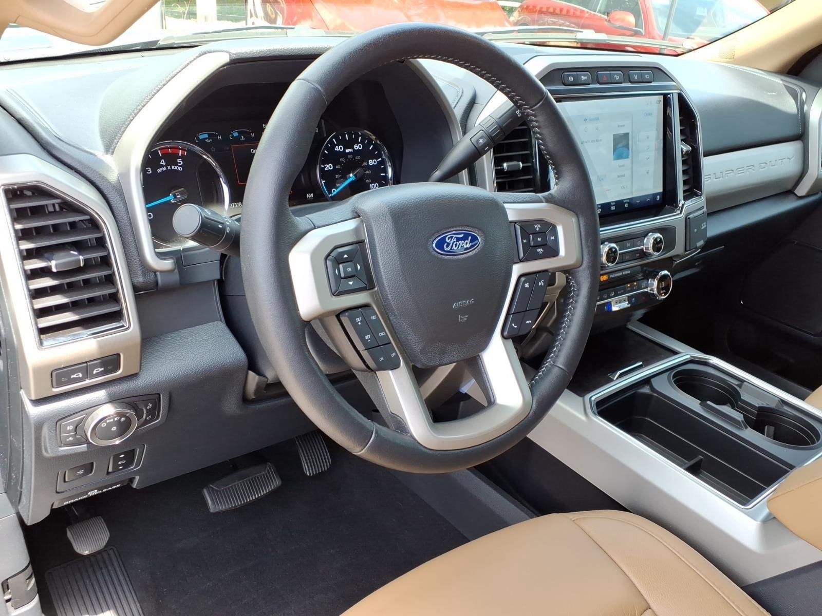 2022 Ford Super Duty F-350 DRW LARIAT