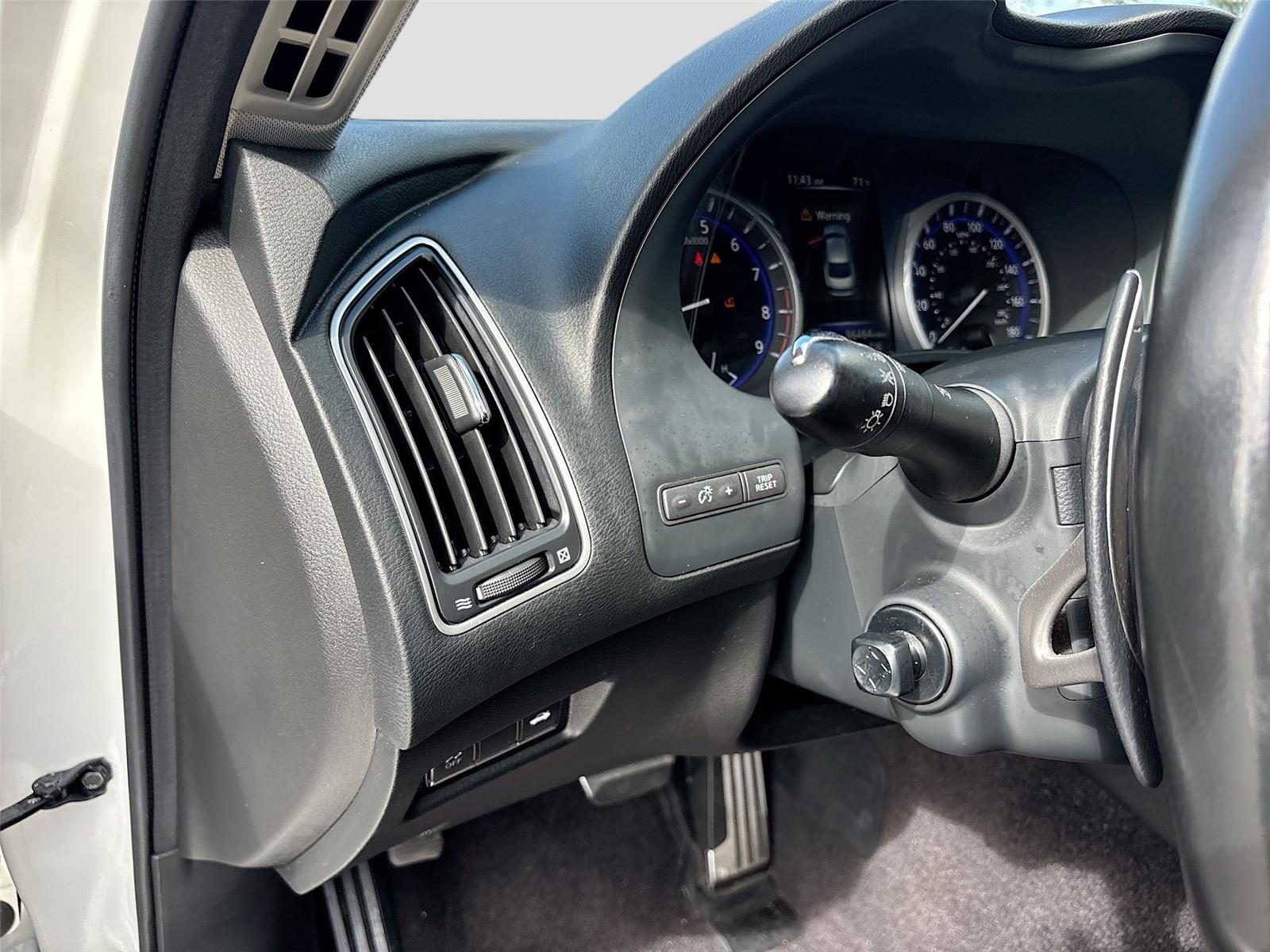 2015 INFINITI Q50 Sport