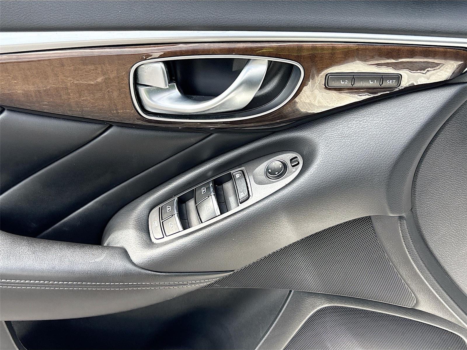 2015 INFINITI Q50 Sport