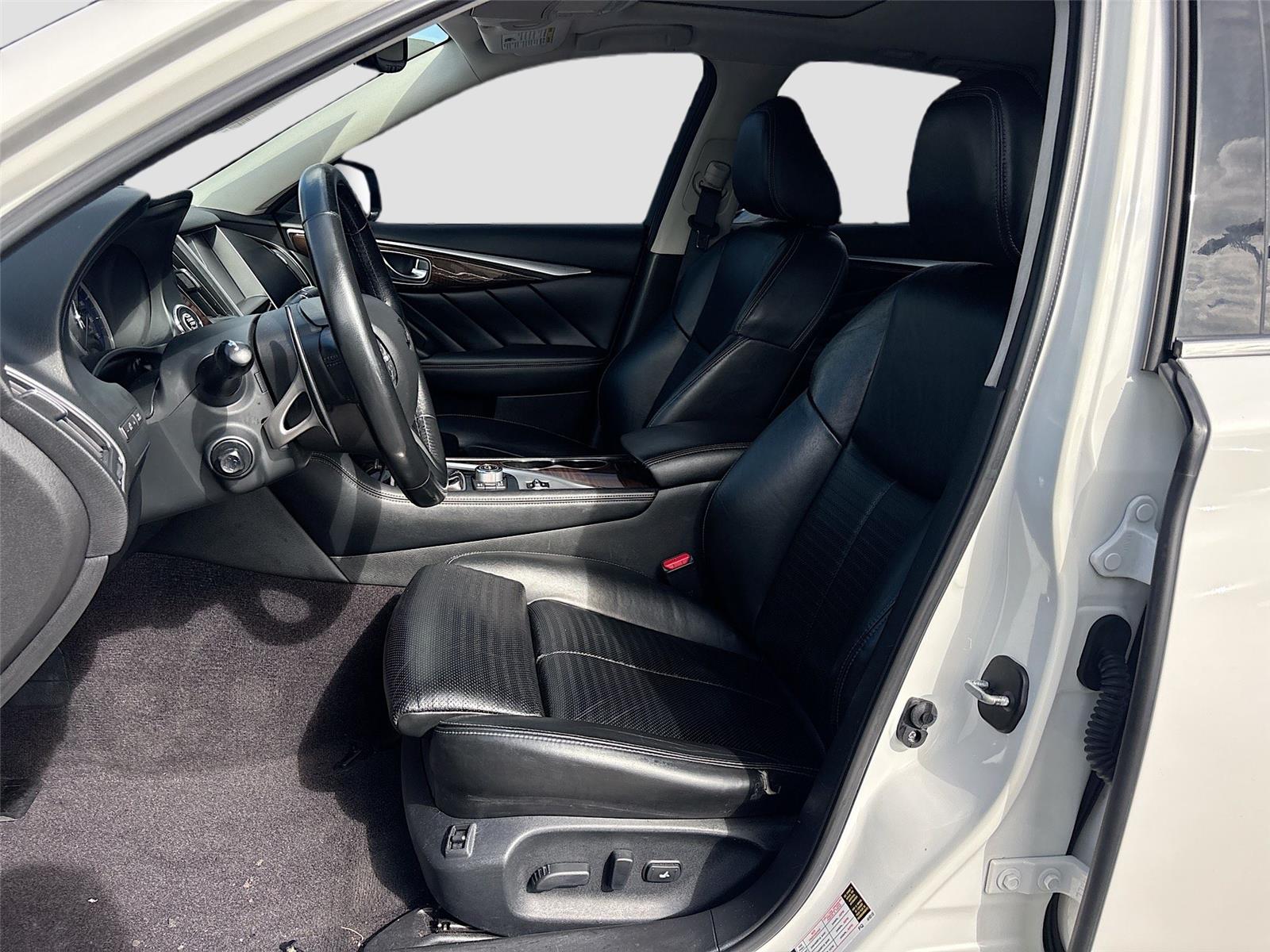 2015 INFINITI Q50 Sport