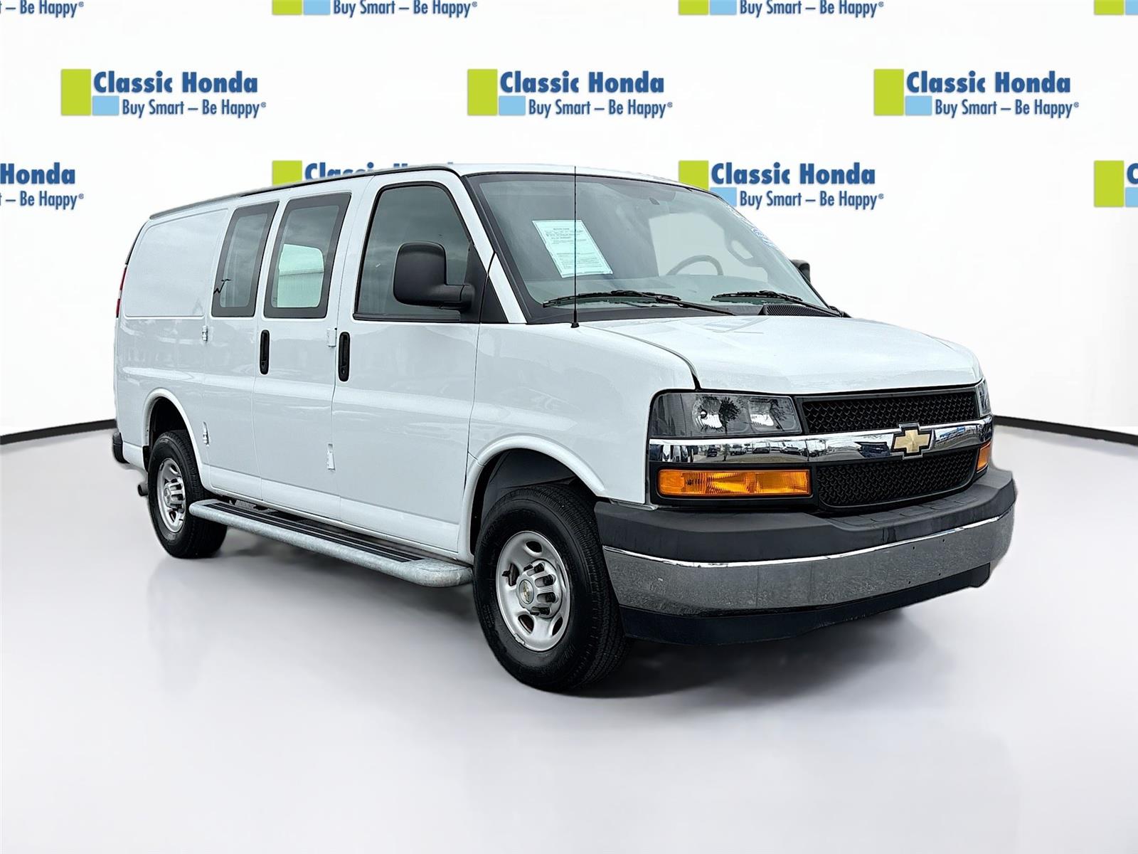 2024 Chevrolet Express 2500 Work Van HD's photo