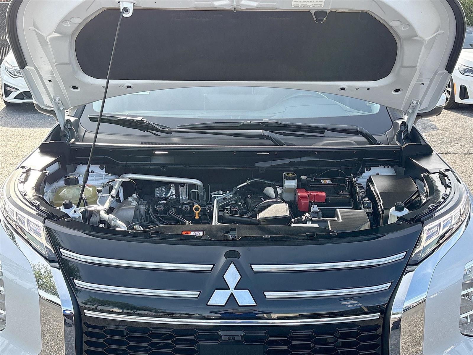2025 Mitsubishi Outlander SE