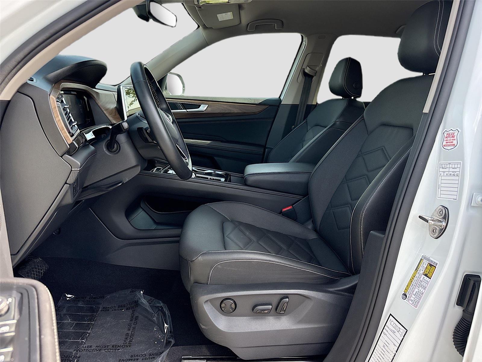 2025 Volkswagen Atlas 2.0T SE w/Technology