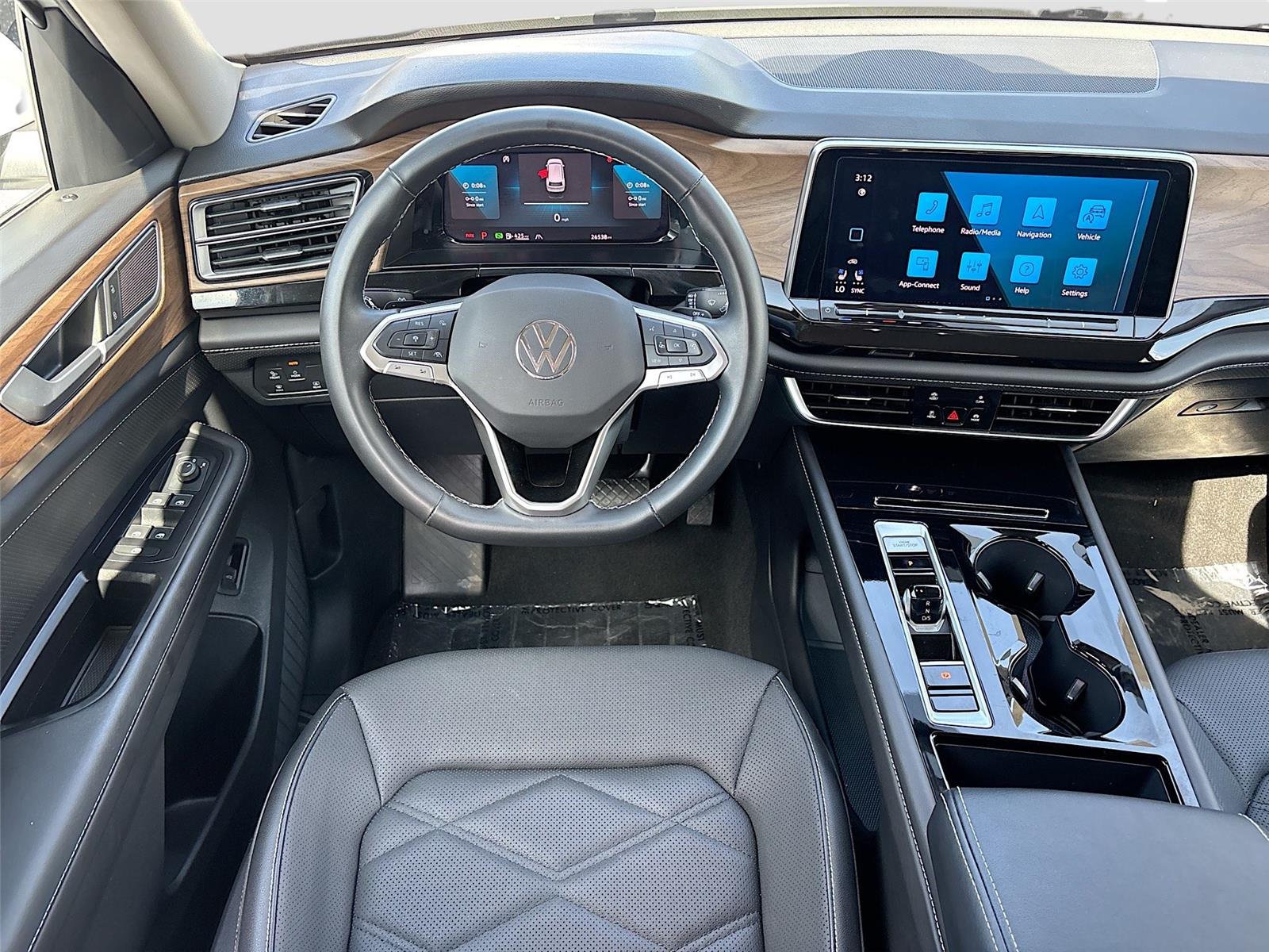2025 Volkswagen Atlas 2.0T SE w/Technology