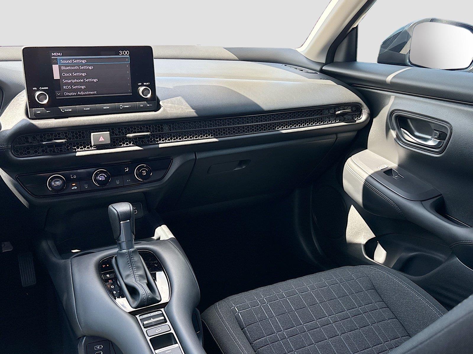 2025 Honda HR-V LX