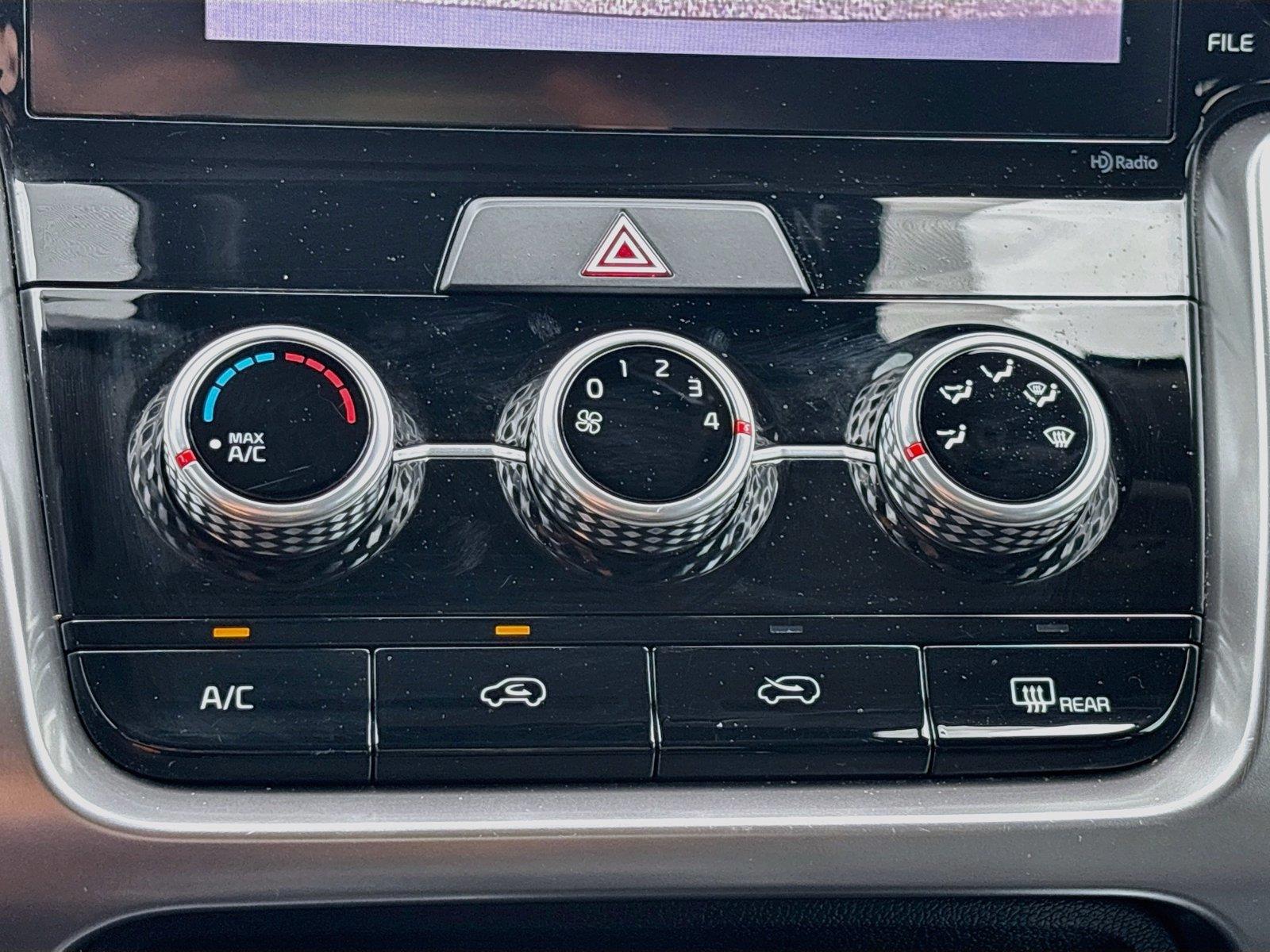 2023 Kia Sorento LX