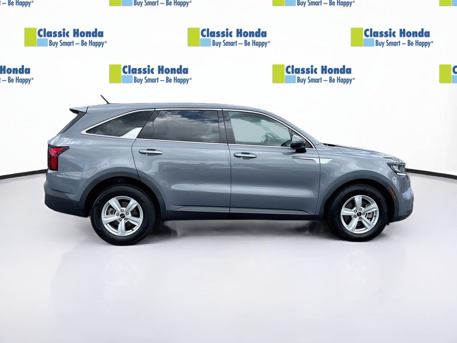 2023 Kia Sorento LX