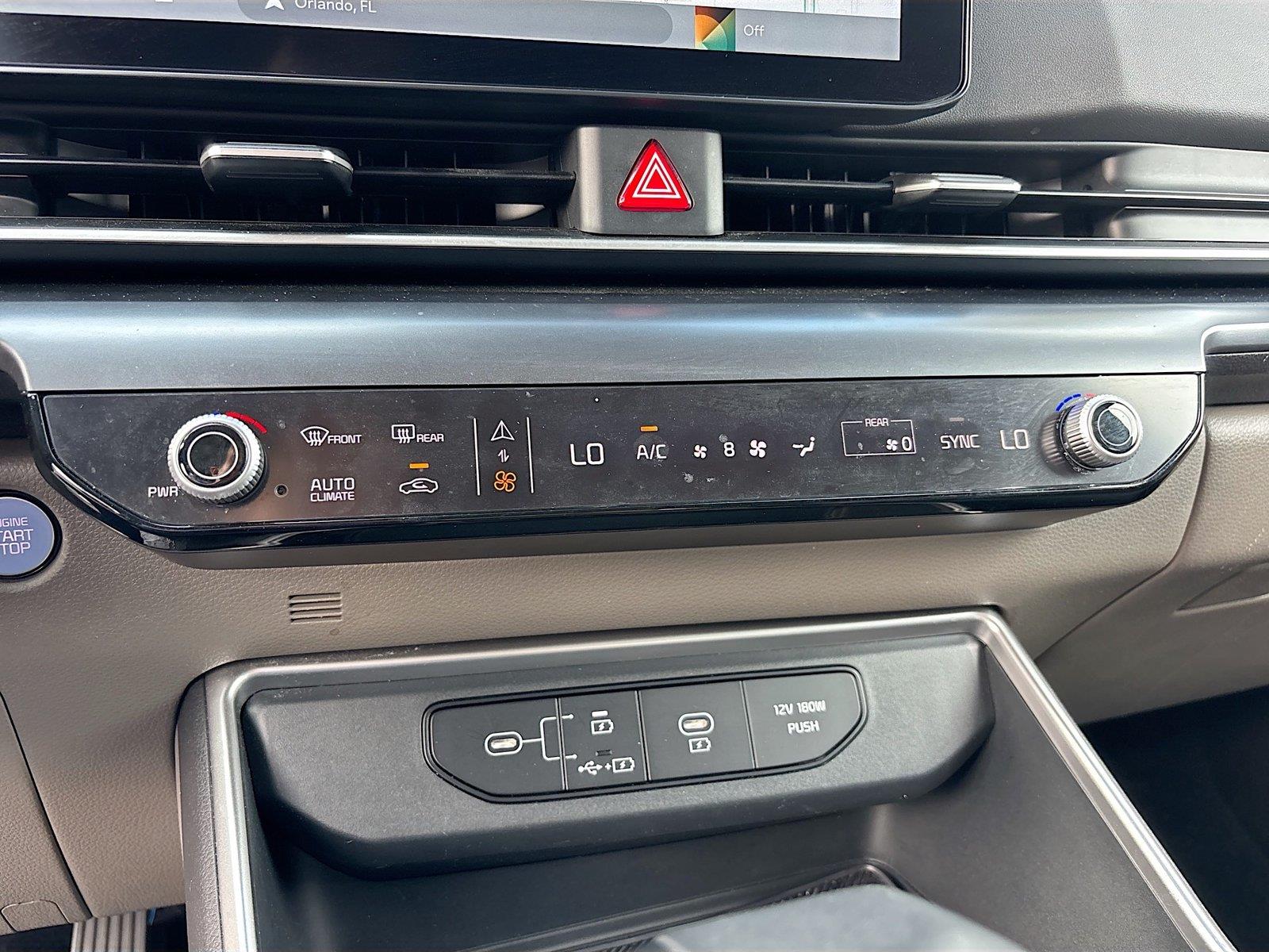 2025 Kia Carnival LXS