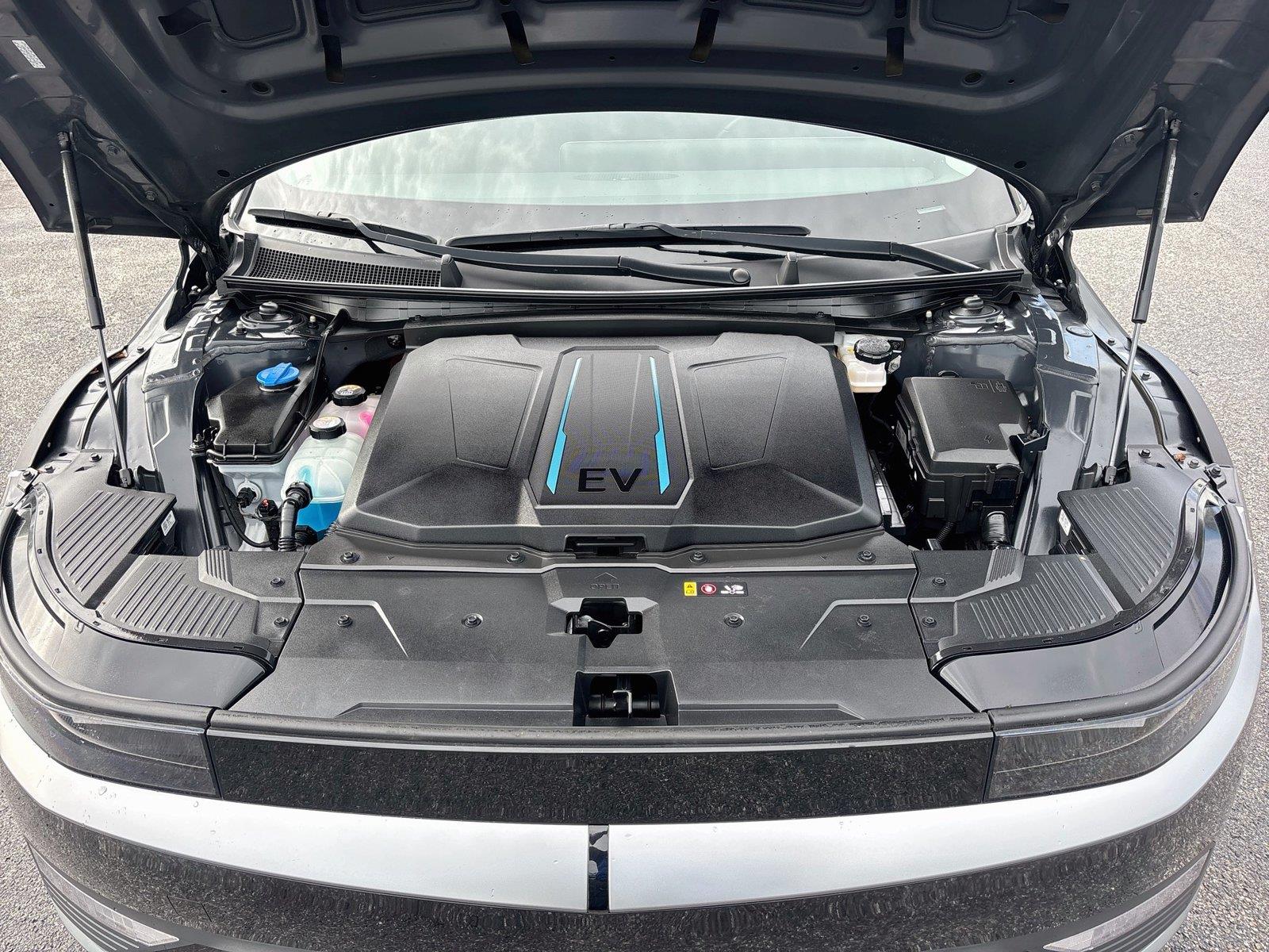 2024 Hyundai IONIQ 5 SE