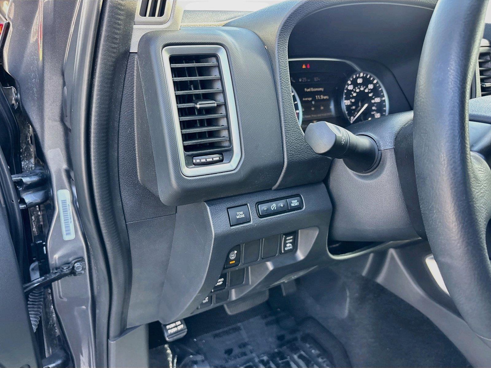 2023 Nissan Frontier SV