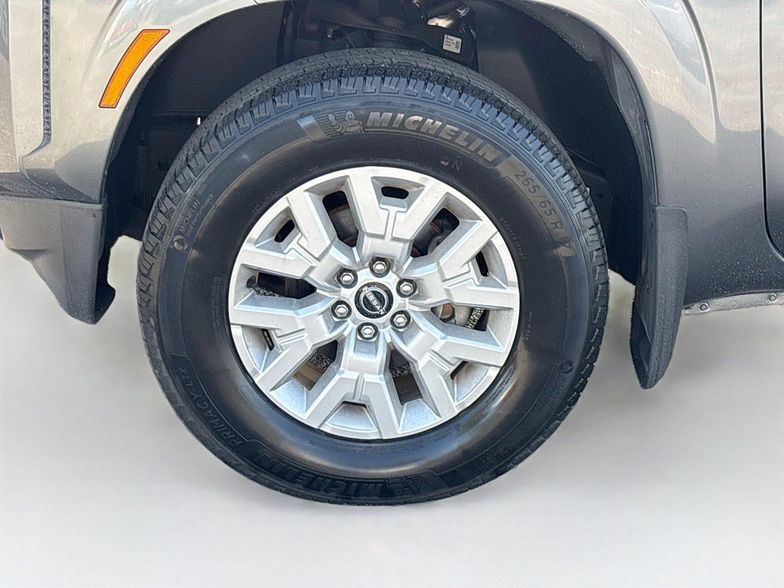 2023 Nissan Frontier SV