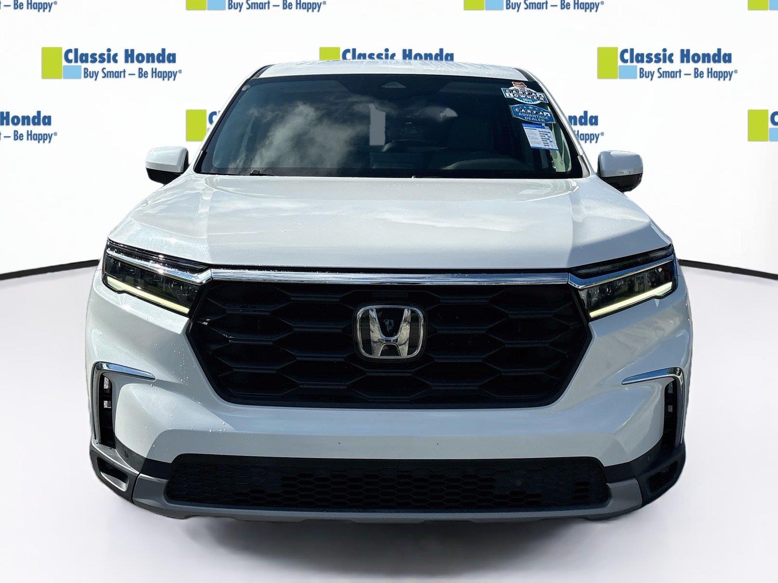 2023 Honda Pilot EX-L w/Rear Captain’s Chairs
