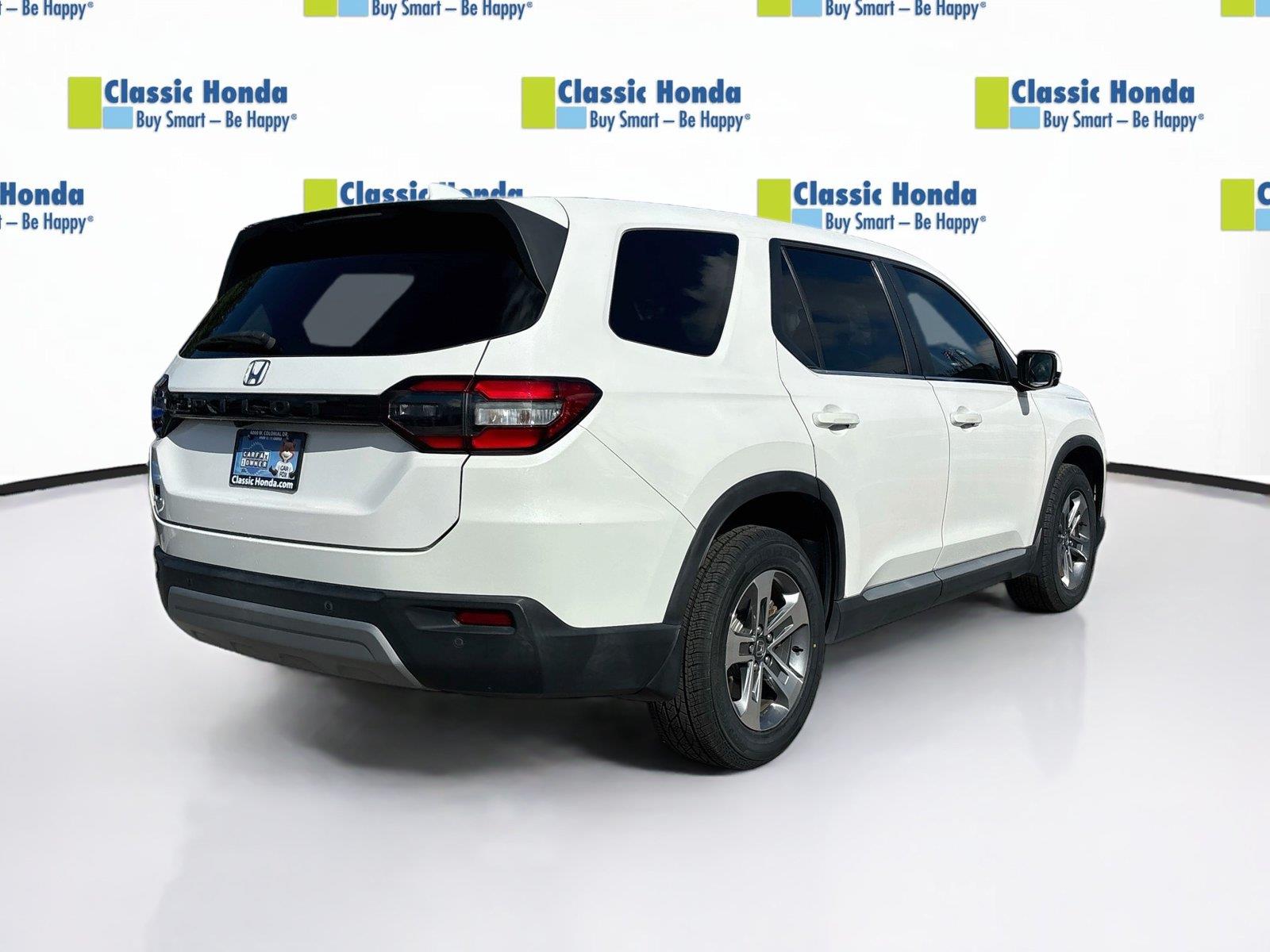 2023 Honda Pilot EX-L w/Rear Captain’s Chairs