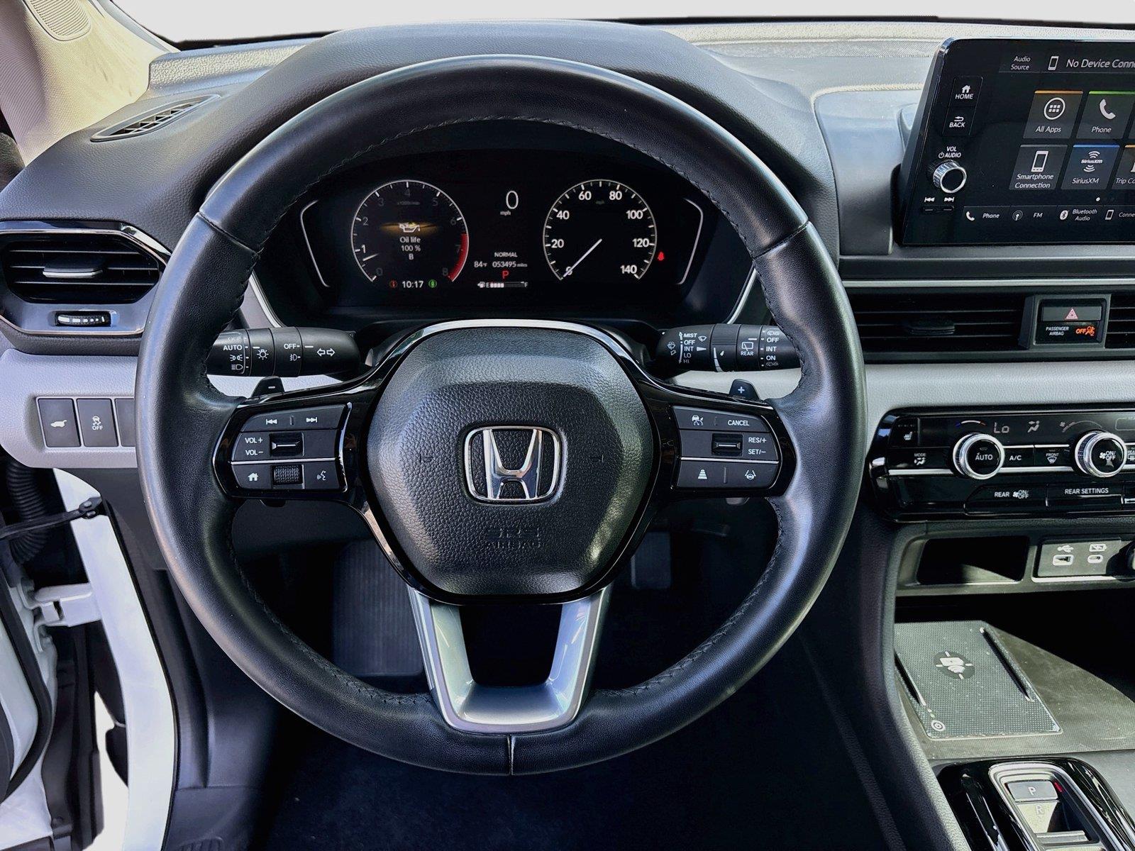 2023 Honda Pilot EX-L w/Rear Captain’s Chairs