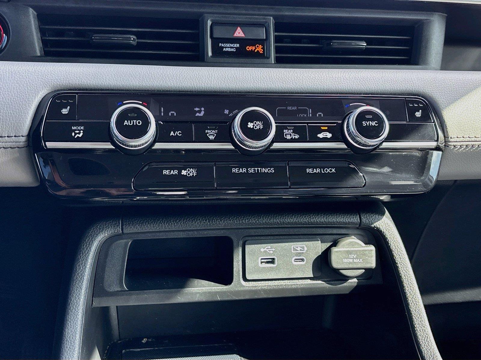 2023 Honda Pilot EX-L w/Rear Captain’s Chairs