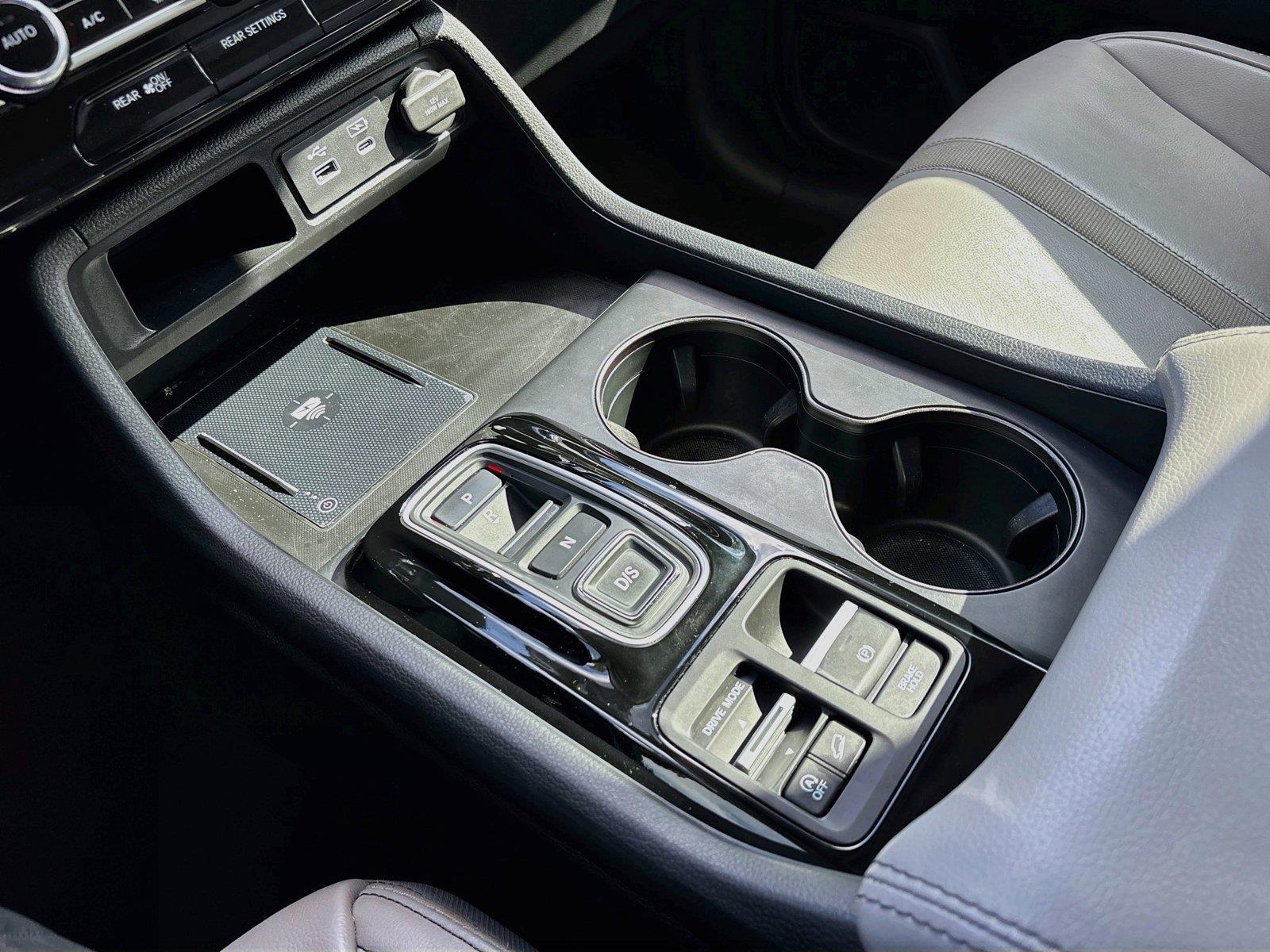 2023 Honda Pilot EX-L w/Rear Captain’s Chairs