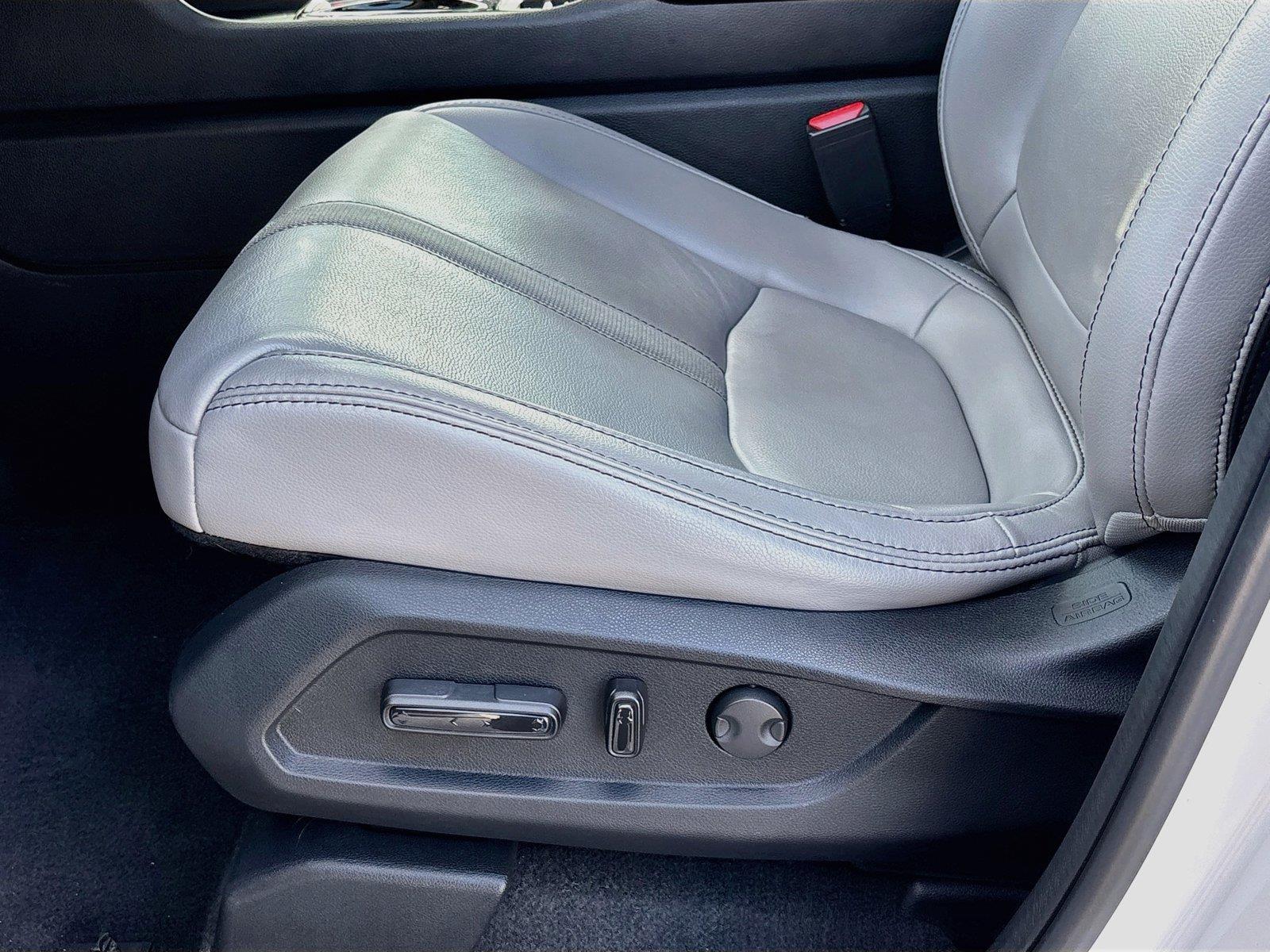2023 Honda Pilot EX-L w/Rear Captain’s Chairs