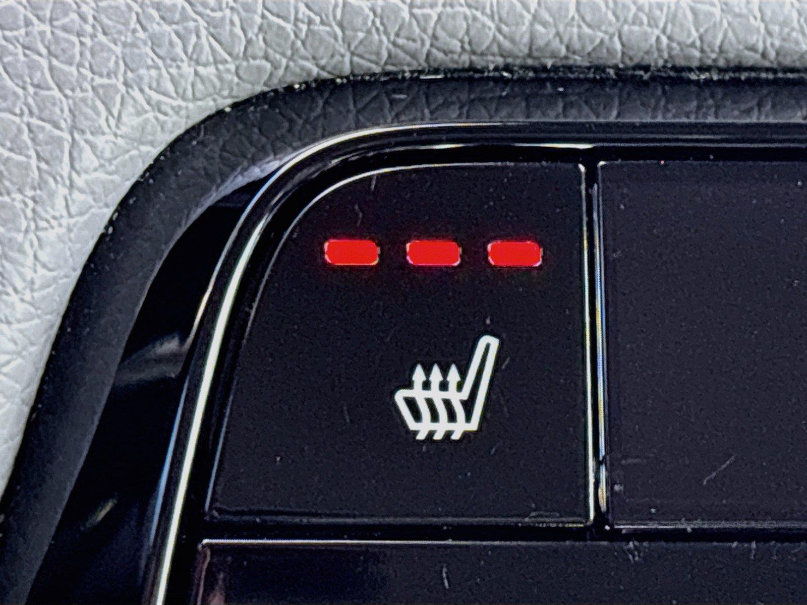 2023 Honda Pilot EX-L w/Rear Captain’s Chairs