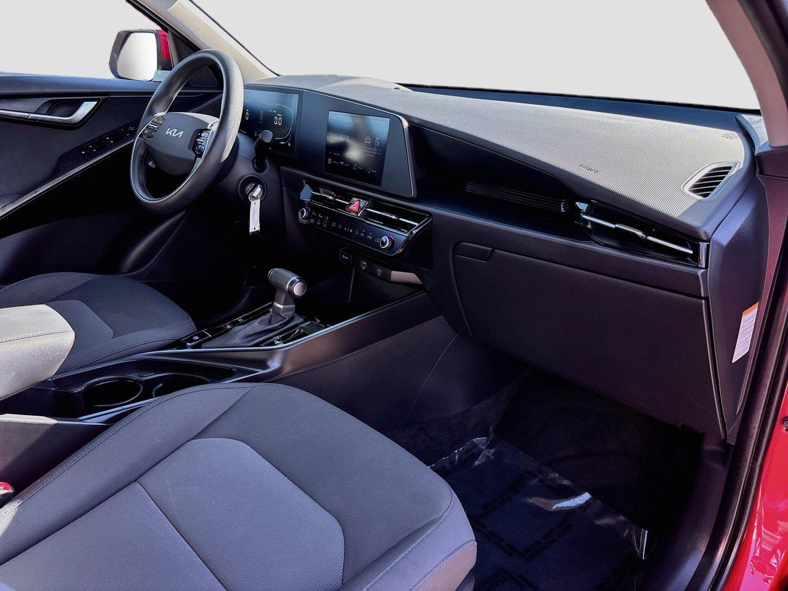 2025 Kia Niro LX