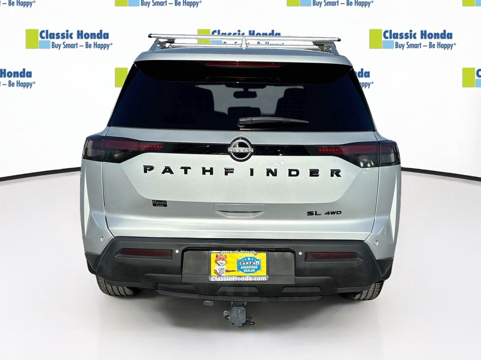 2022 Nissan Pathfinder SL