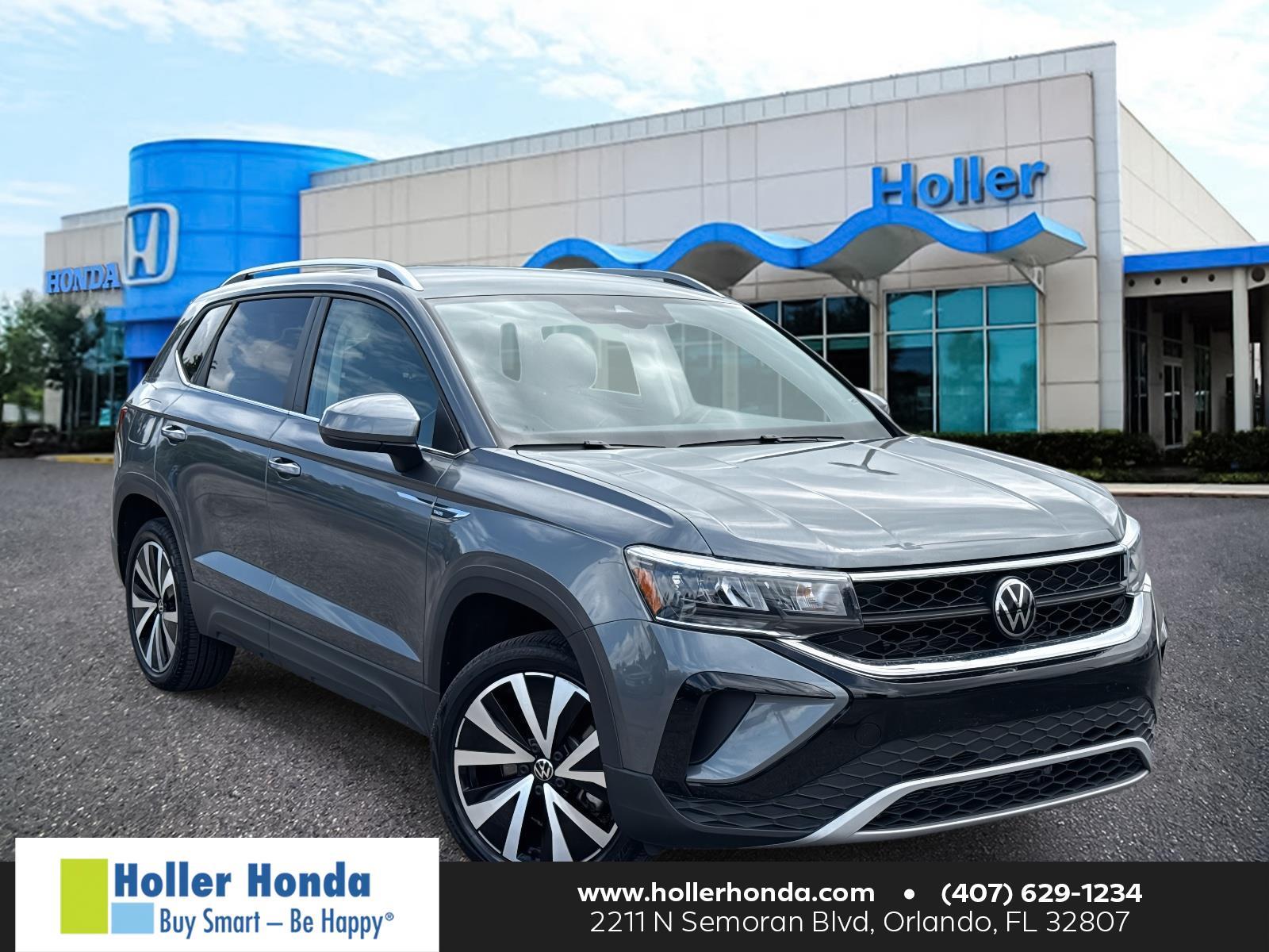 2024 Volkswagen Taos SE's photo