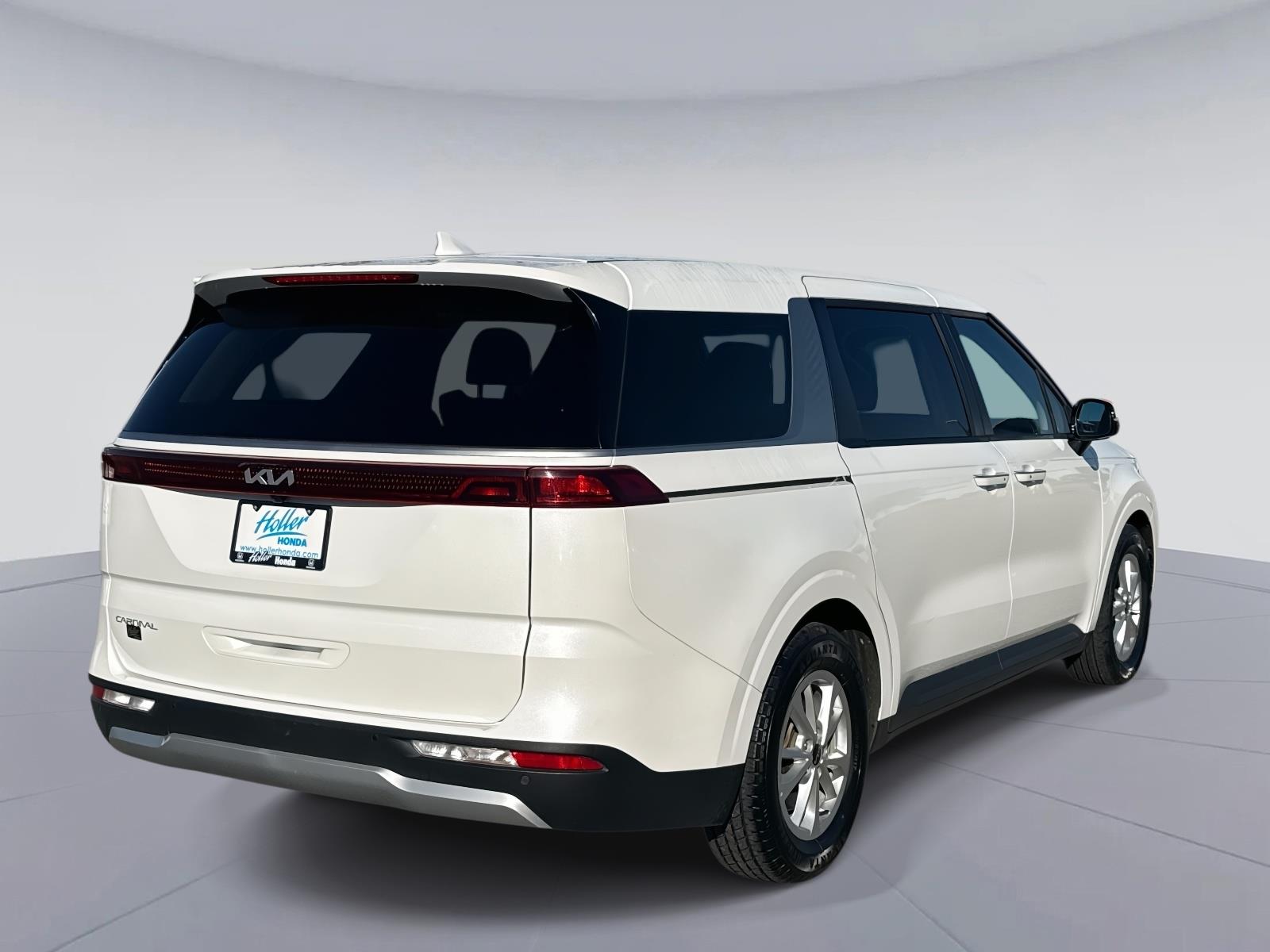 2024 Kia Carnival LX