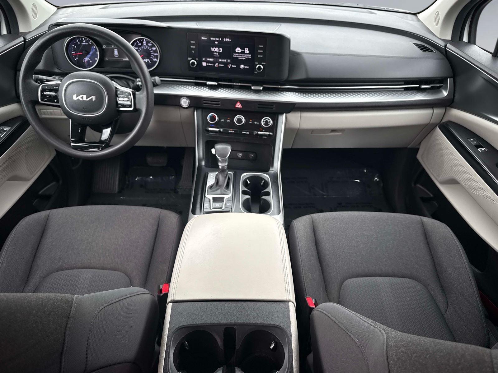 2024 Kia Carnival LX