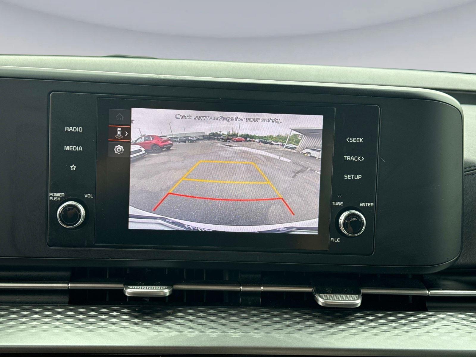 2024 Kia Carnival LX