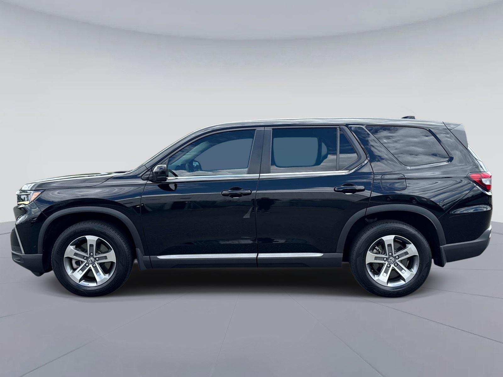 2023 Honda Pilot EX-L w/Rear Captain’s Chairs