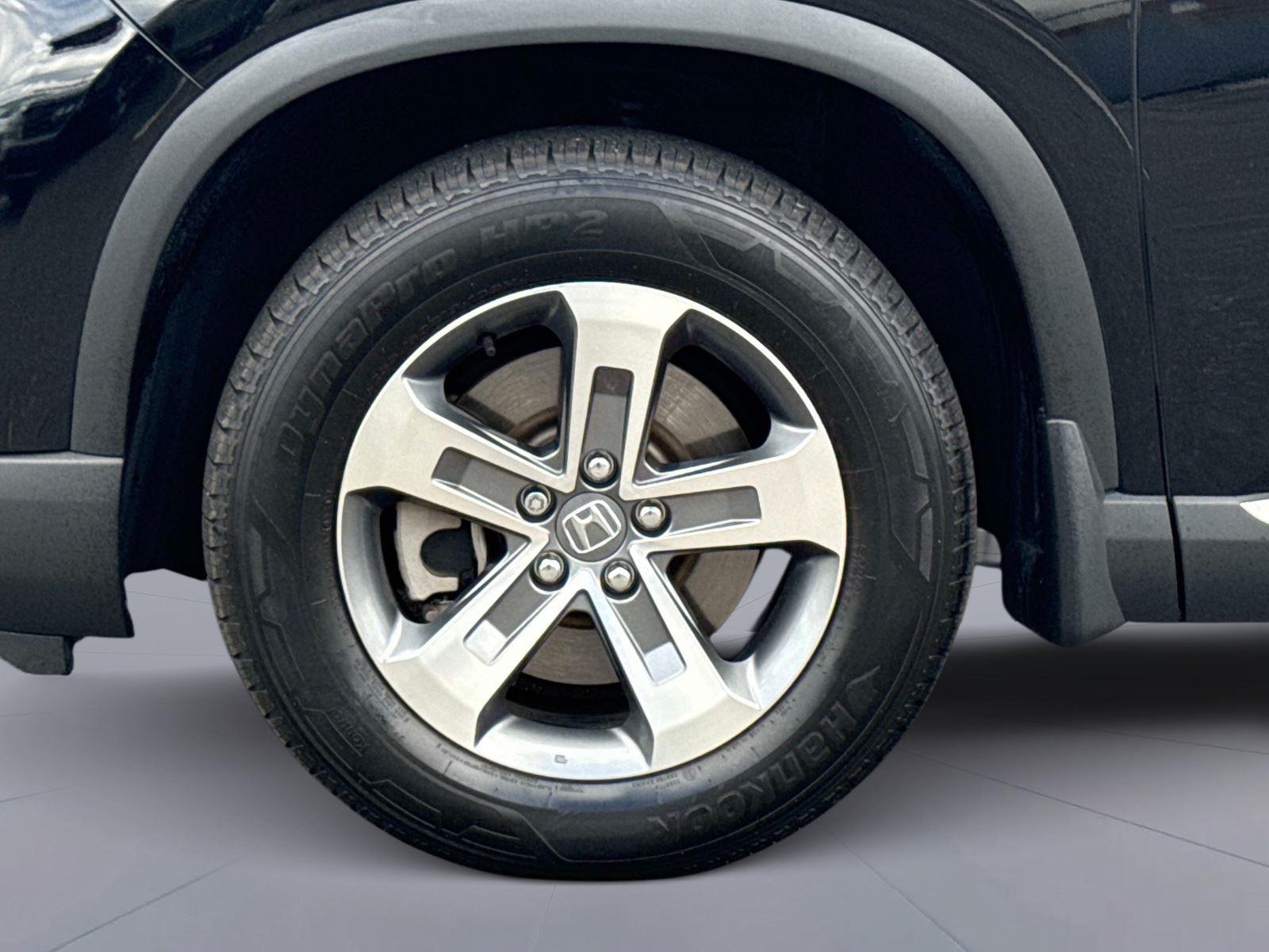 2023 Honda Pilot EX-L w/Rear Captain’s Chairs