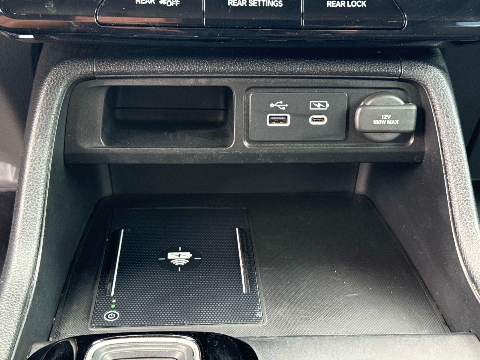 2023 Honda Pilot EX-L w/Rear Captain’s Chairs