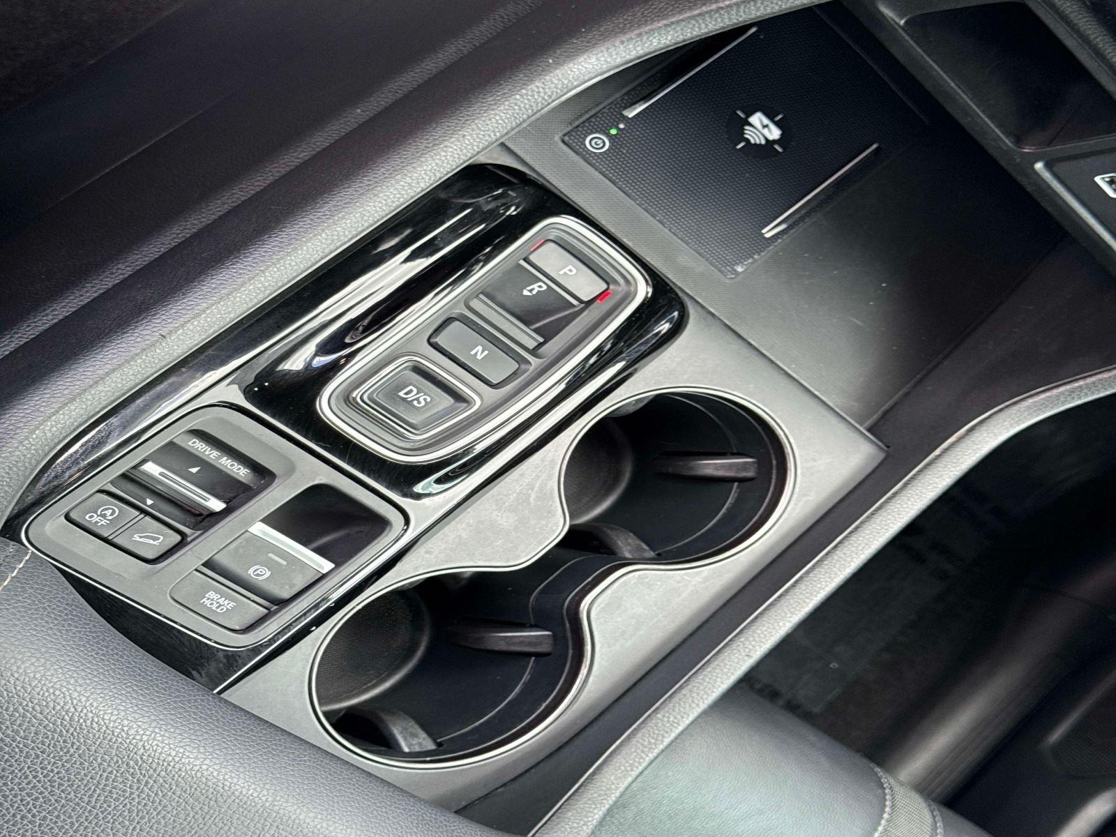 2023 Honda Pilot EX-L w/Rear Captain’s Chairs